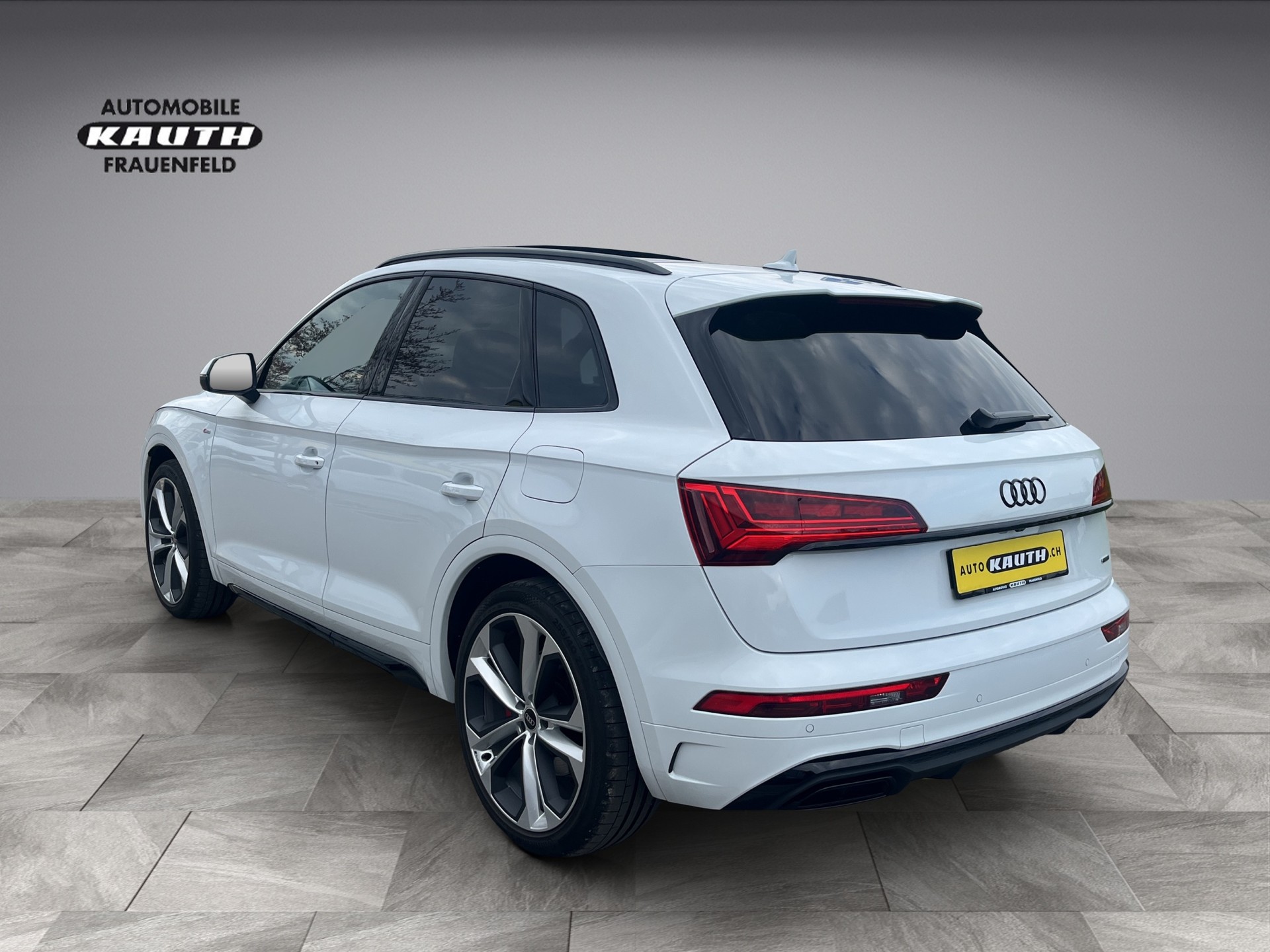 AUDI Q5 55 TFSI e PHEV S line quattro S-tronic*Buiness, Luftfederung, Head-up, B&O, AHK, Panodach, (5-Jahre Garantie)-showroom-element-2