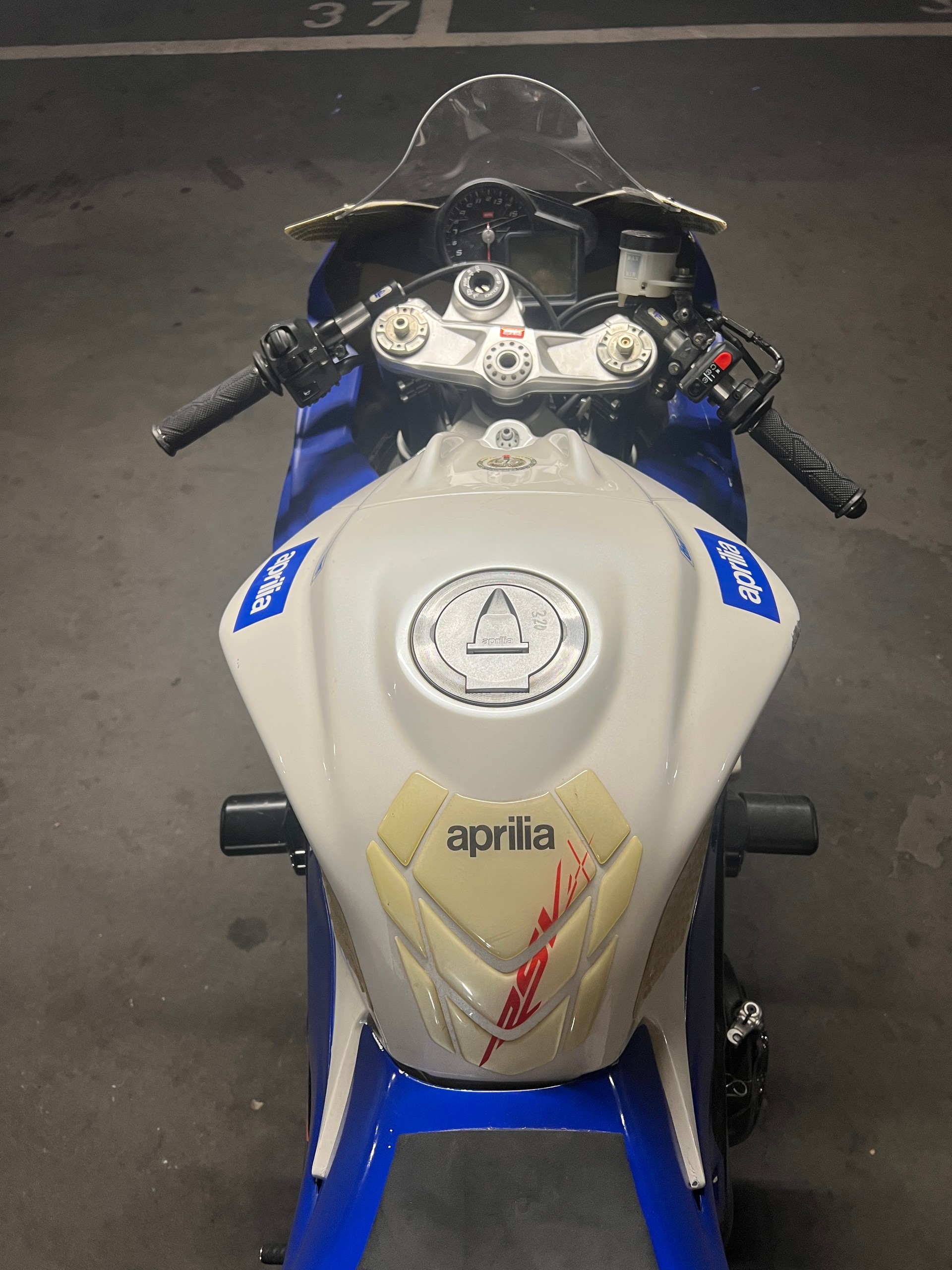 APRILIA RSV4 R-image-14