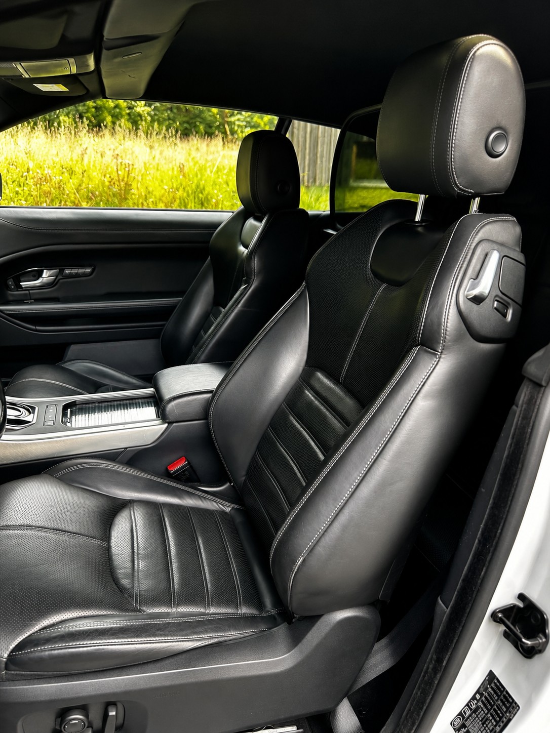 LAND ROVER 2.0 Si4 SE Dynamic-image-8