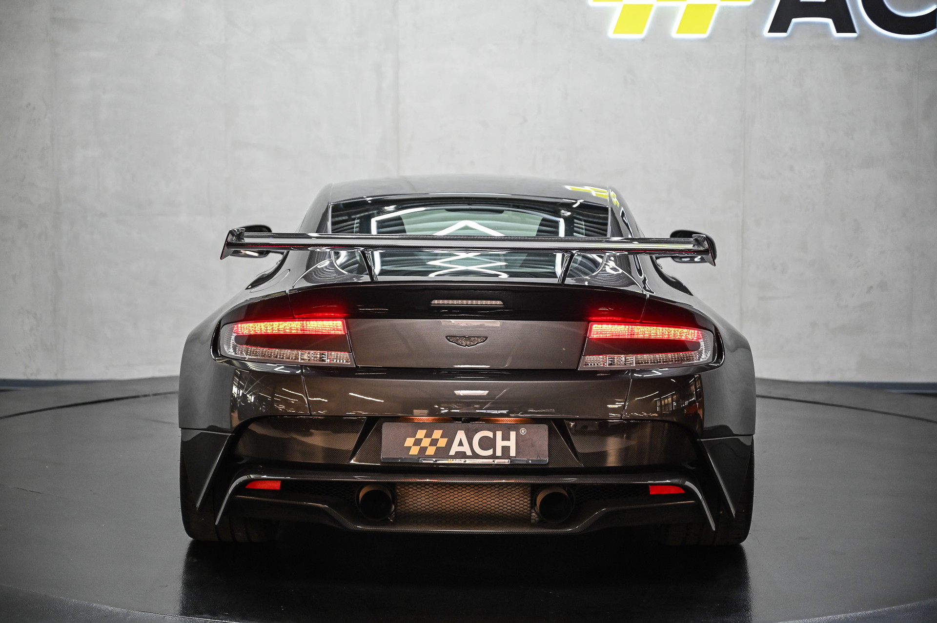 ASTON MARTIN V8 Vantage Coupé 4.7 GT8-image-7