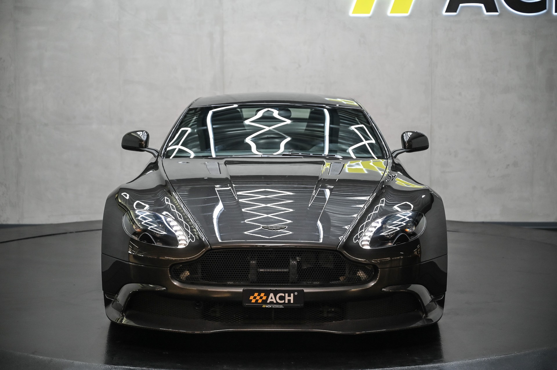 ASTON MARTIN V8 Vantage Coupé 4.7 GT8-showroom-element-1