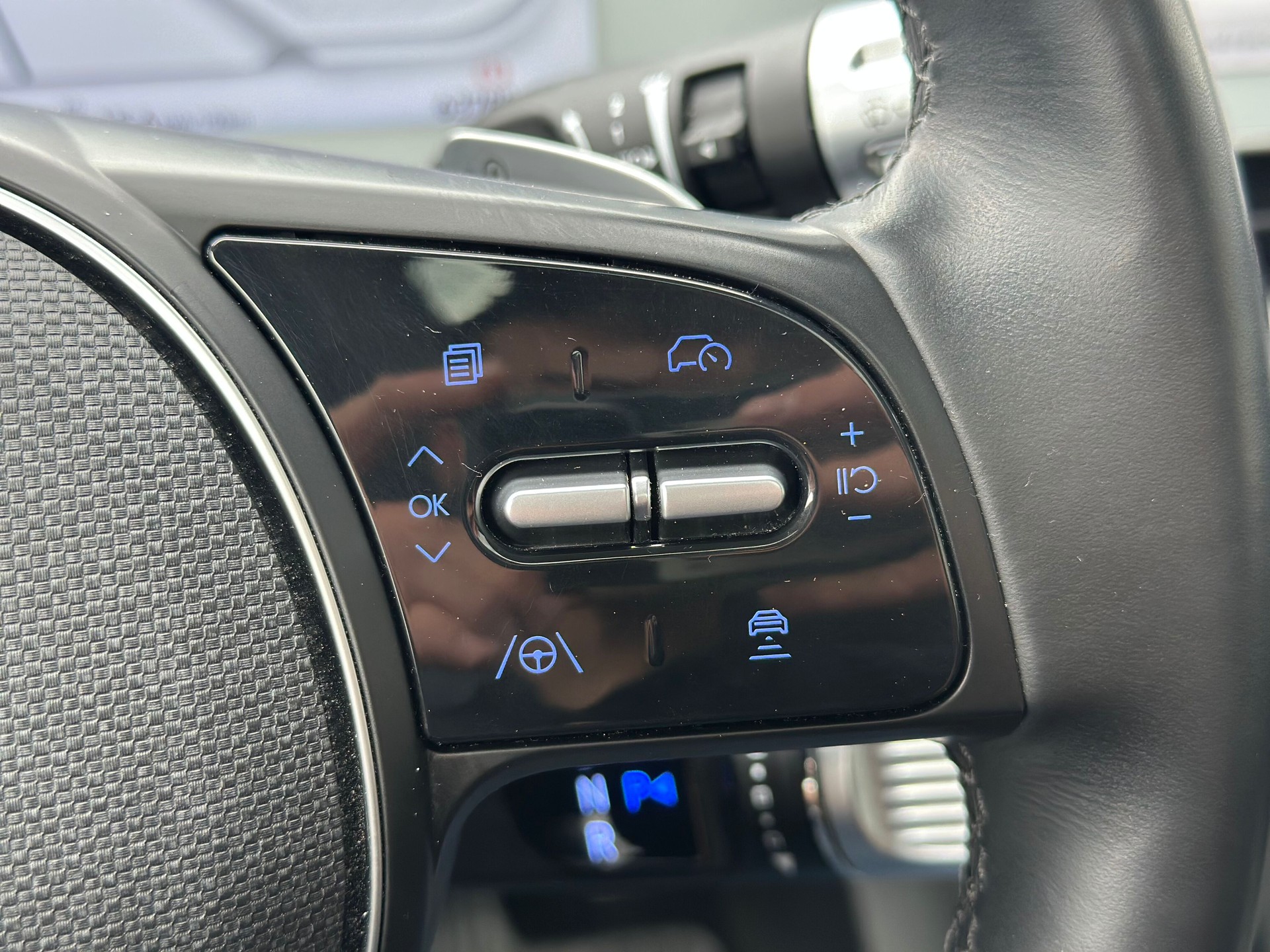HYUNDAI Ioniq 5 77kWh Vertex 4WD-image-10