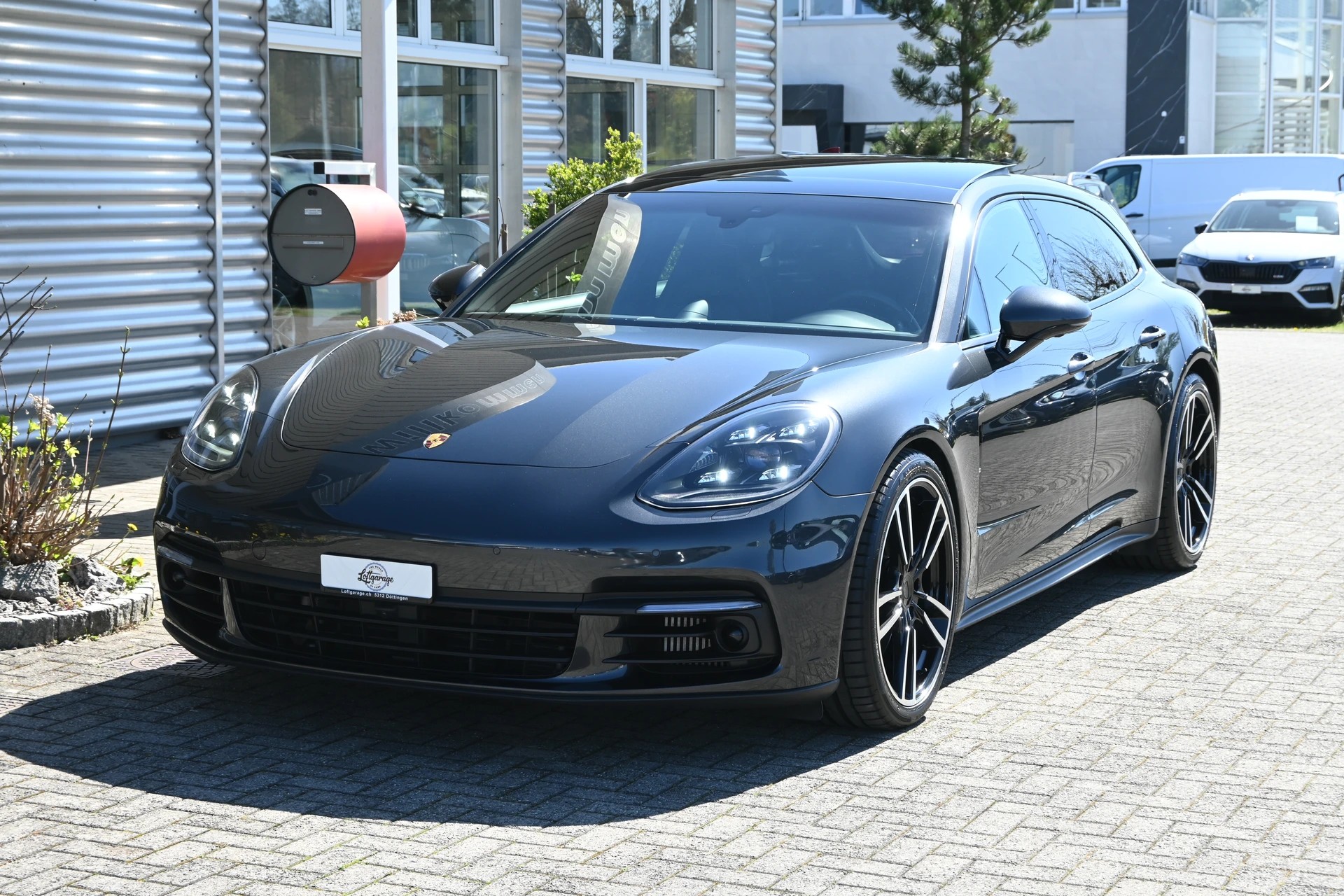PORSCHE Panamera 4 2.9 V6 Sport Turismo PDK 4x4 330PS (CH Auto)-showroom-element-1