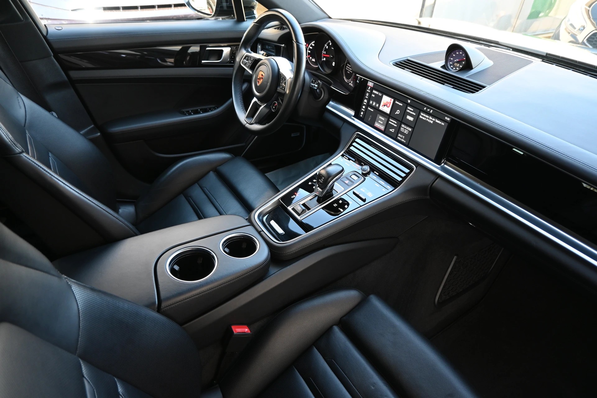 PORSCHE Panamera 4 2.9 V6 Sport Turismo PDK 4x4 330PS (CH Auto)-image-12