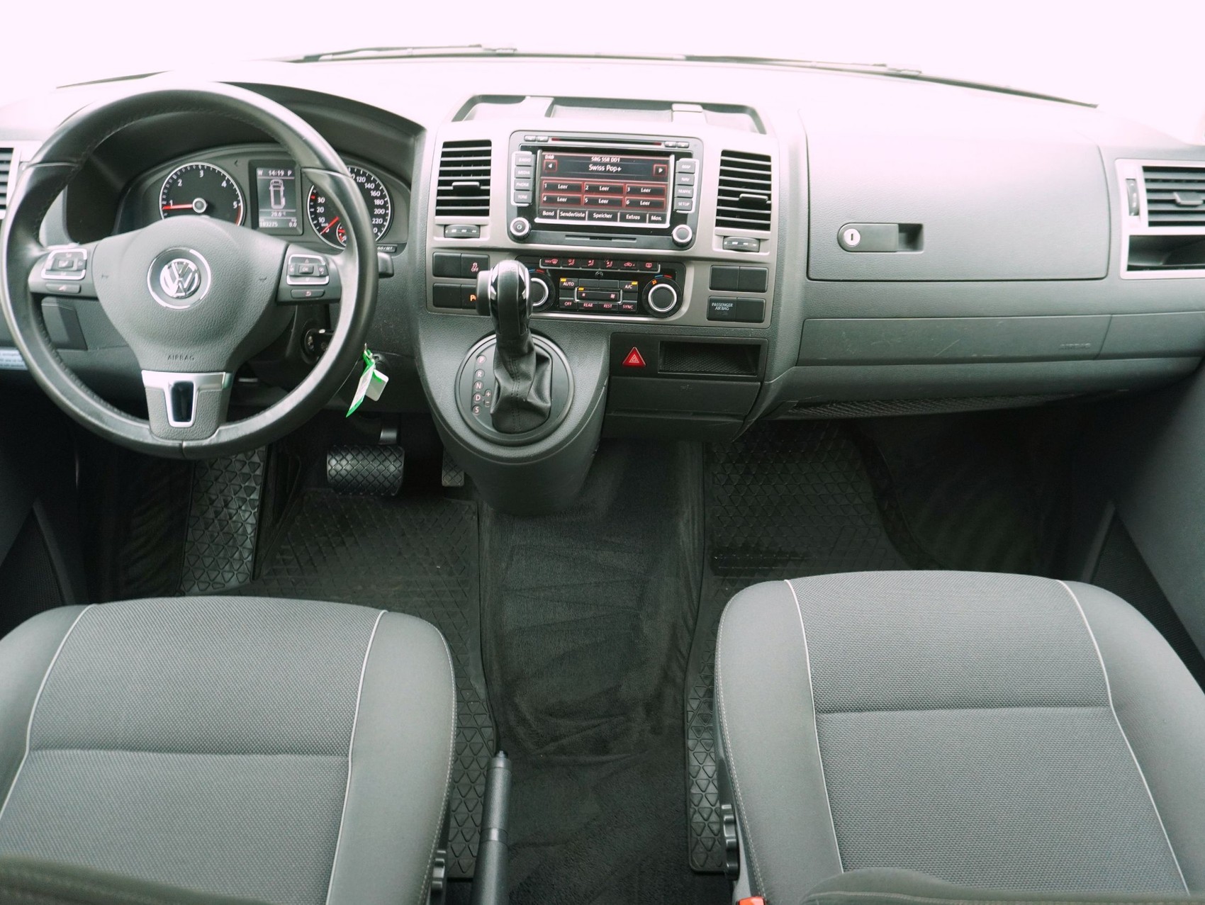 VW T5 California 3000 2.0 TDI DSG Beach-image-14