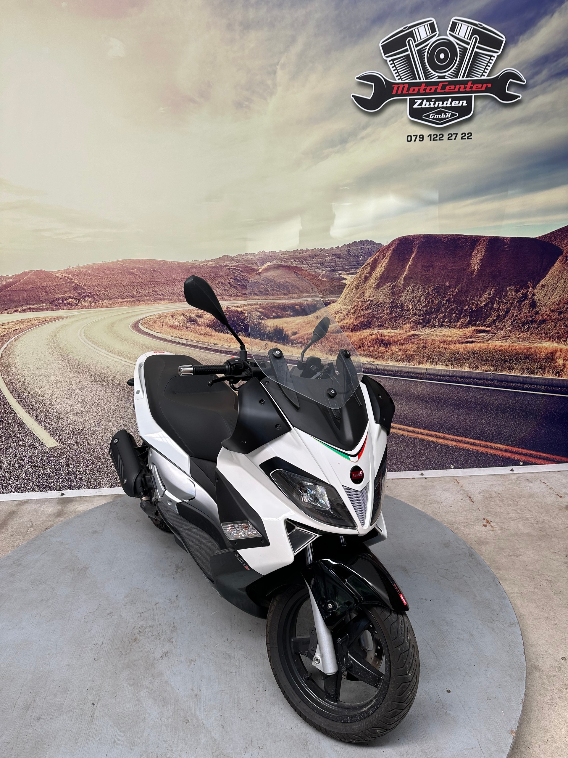 APRILIA SR Max 300 i.e-image-1