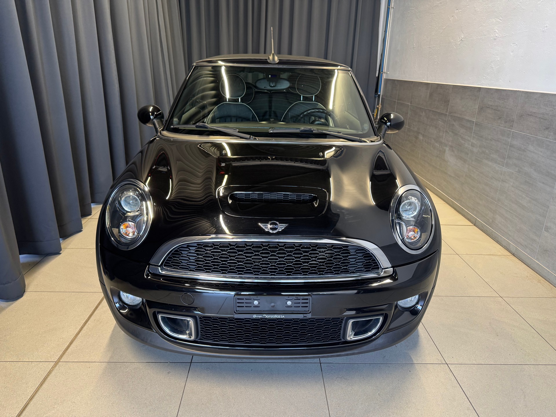 MINI Cooper S Cabriolet Steptronic (7)-showroom-element-1