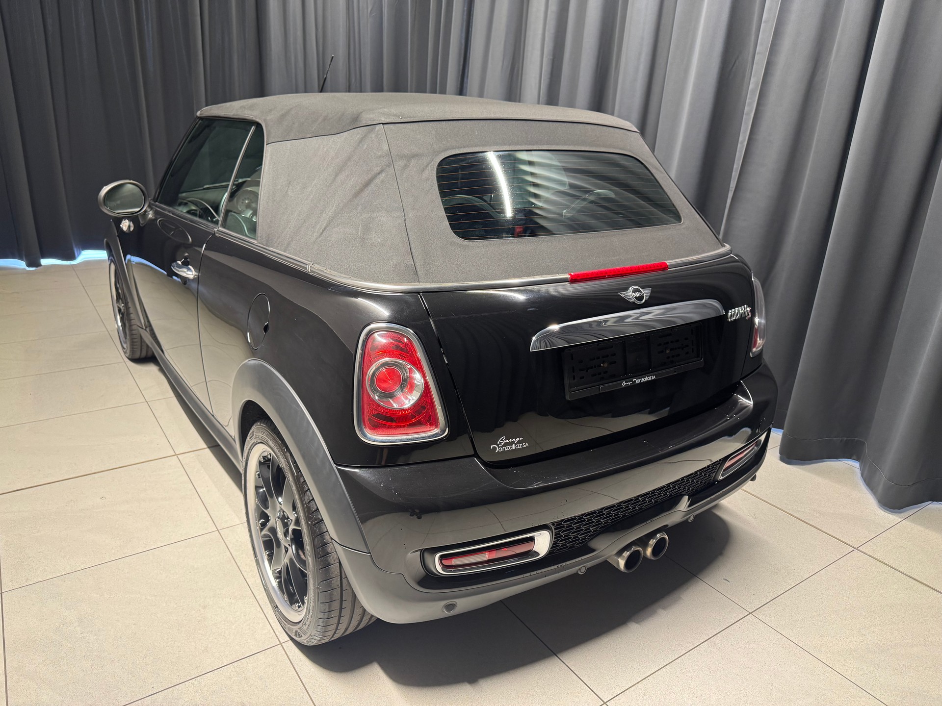 MINI Cooper S Cabriolet Steptronic (7)-showroom-element-3