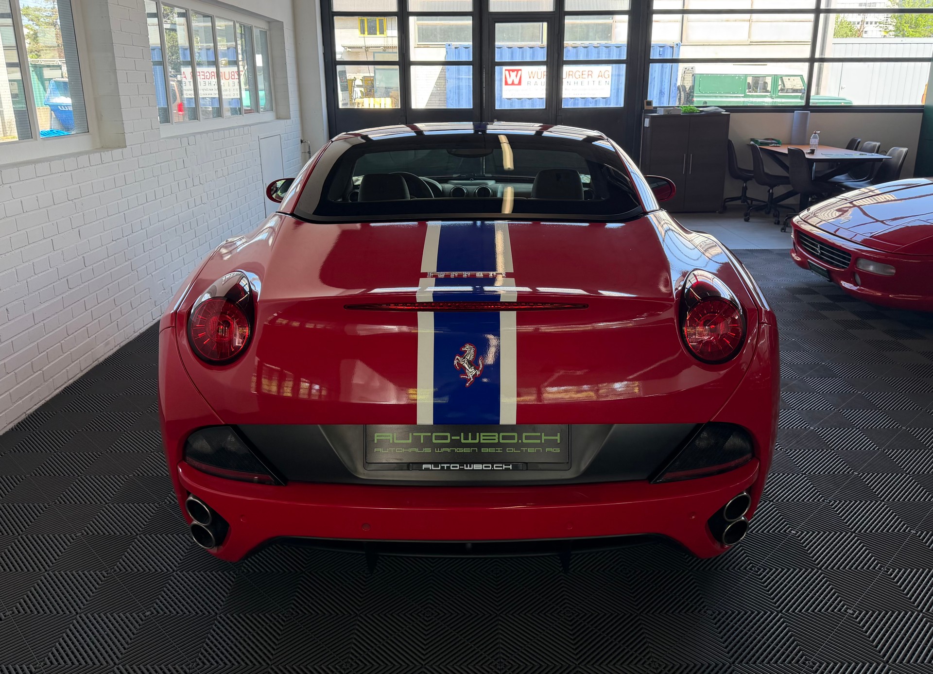 FERRARI California 4.3 V8 460 PS-showroom-element-3