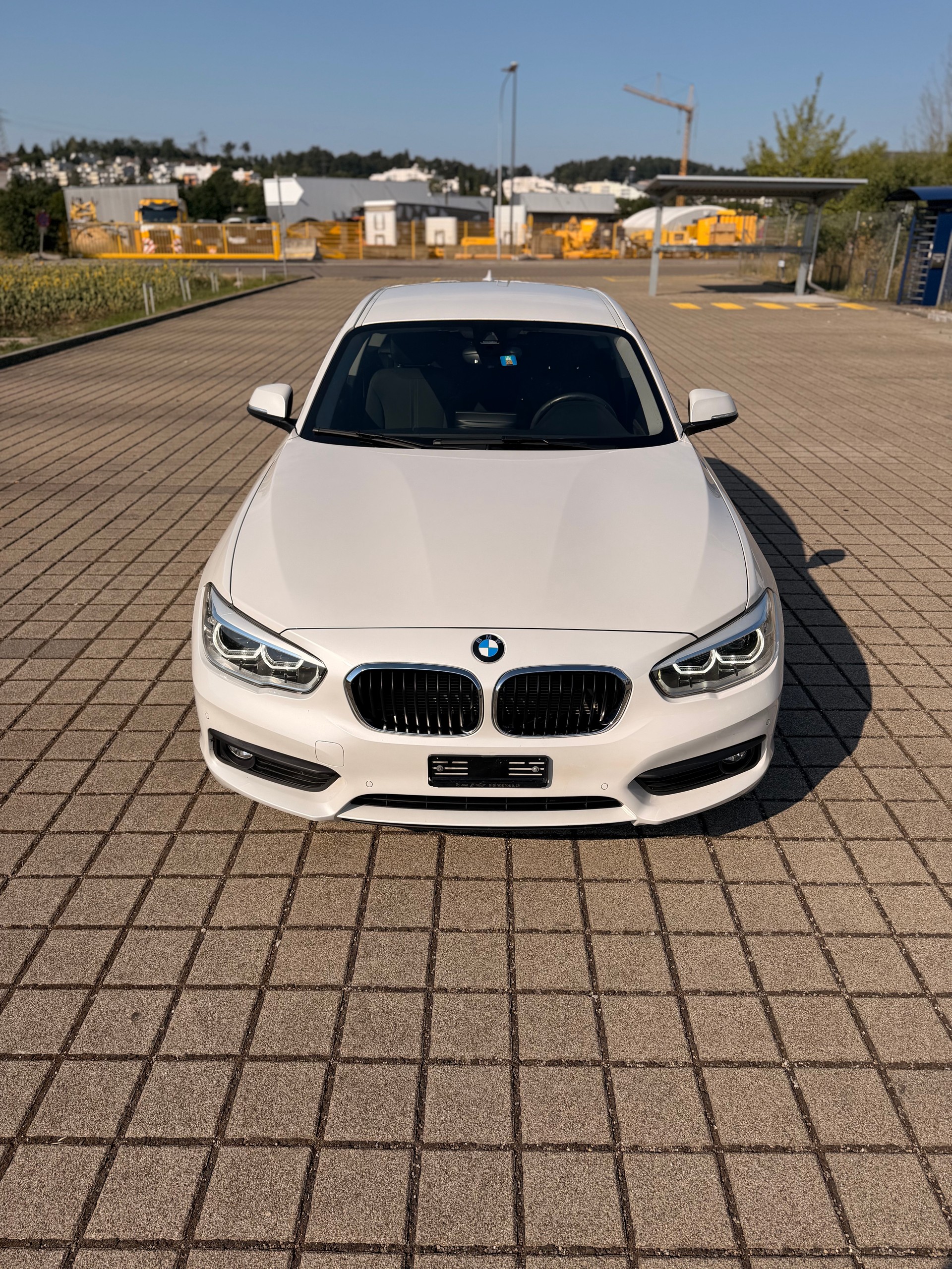 BMW 120d xDrive Steptronic-showroom-element-3