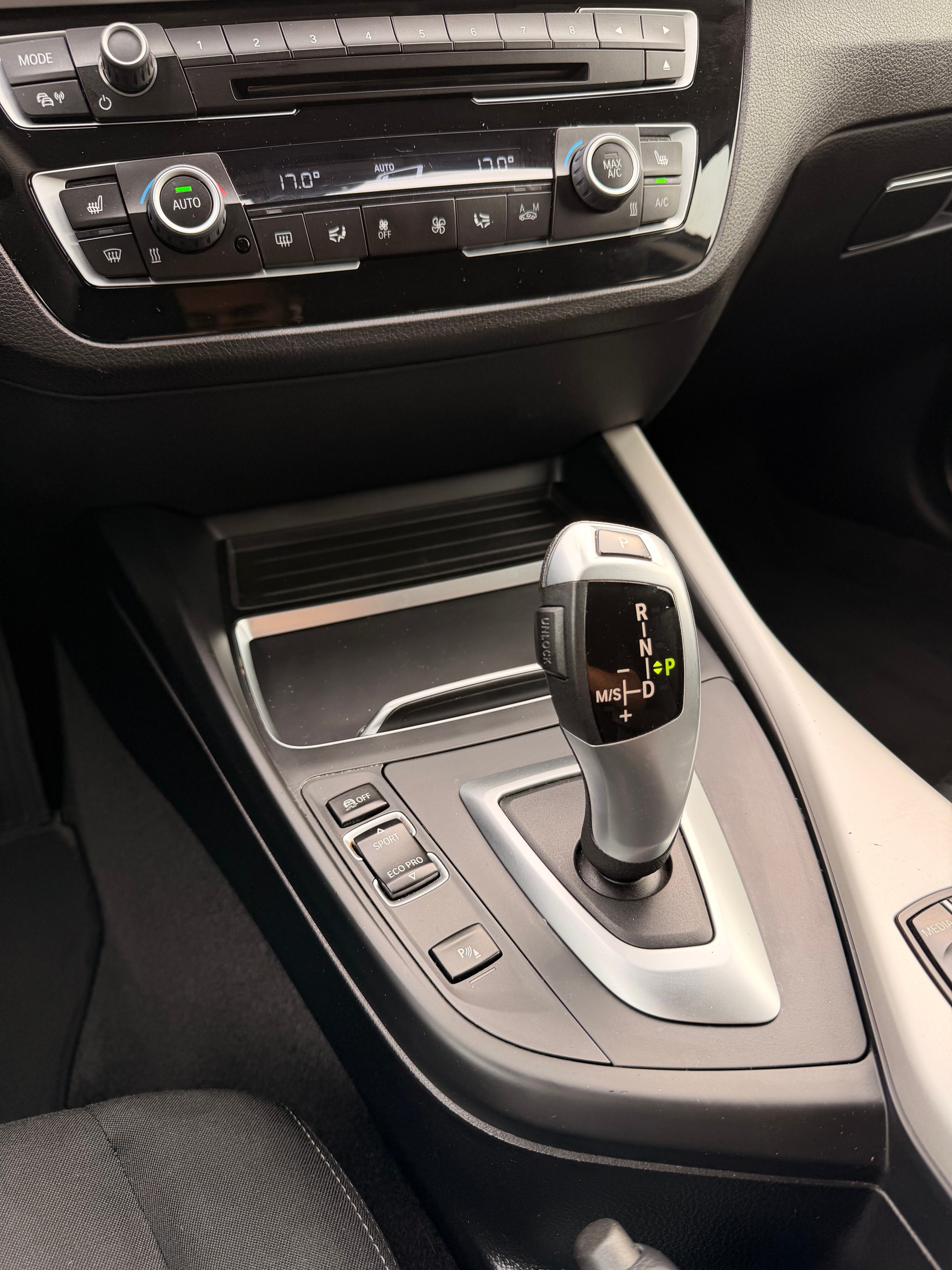 BMW 120d xDrive Steptronic-image-24