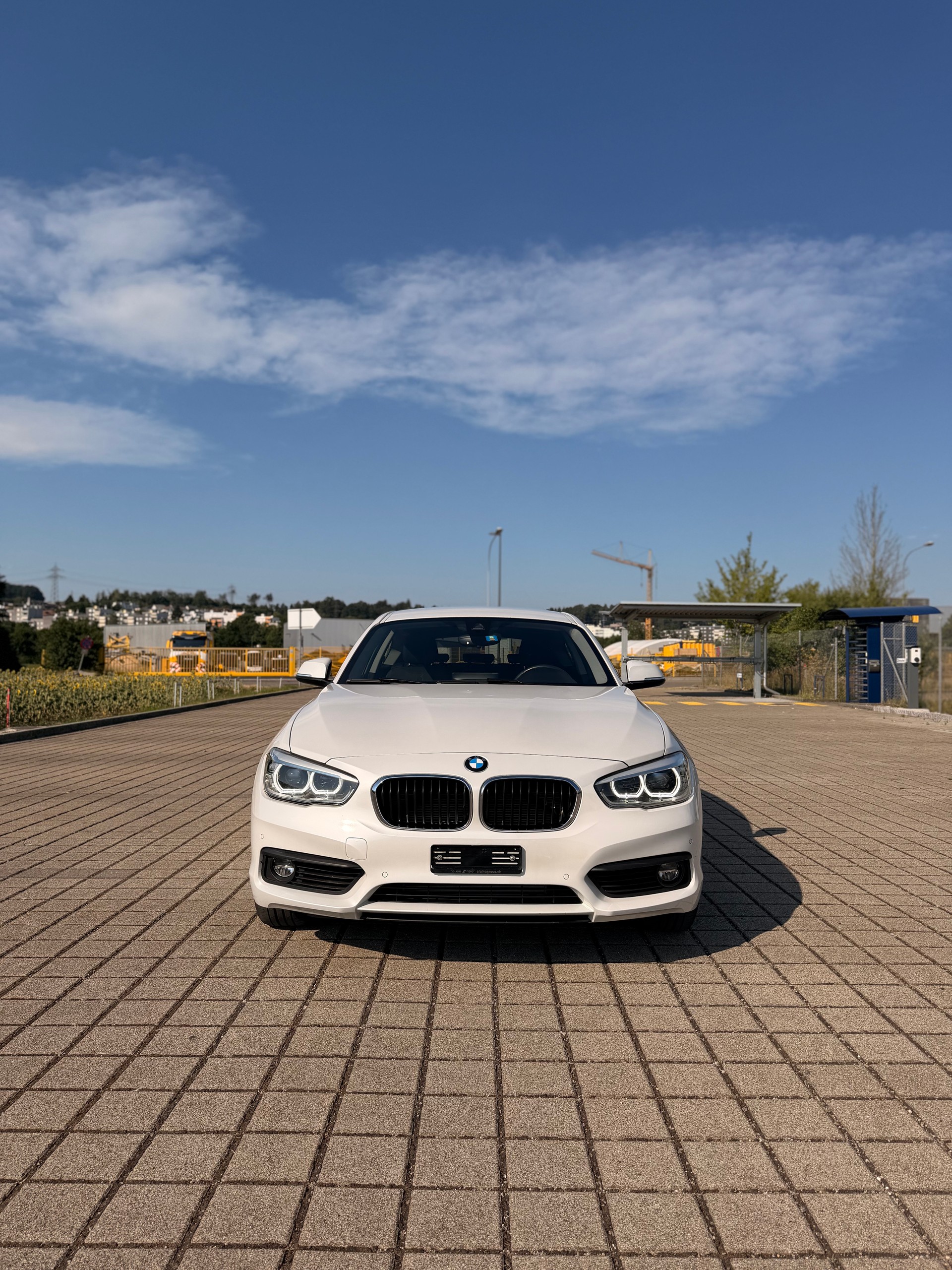 BMW 120d xDrive Steptronic-showroom-element-2