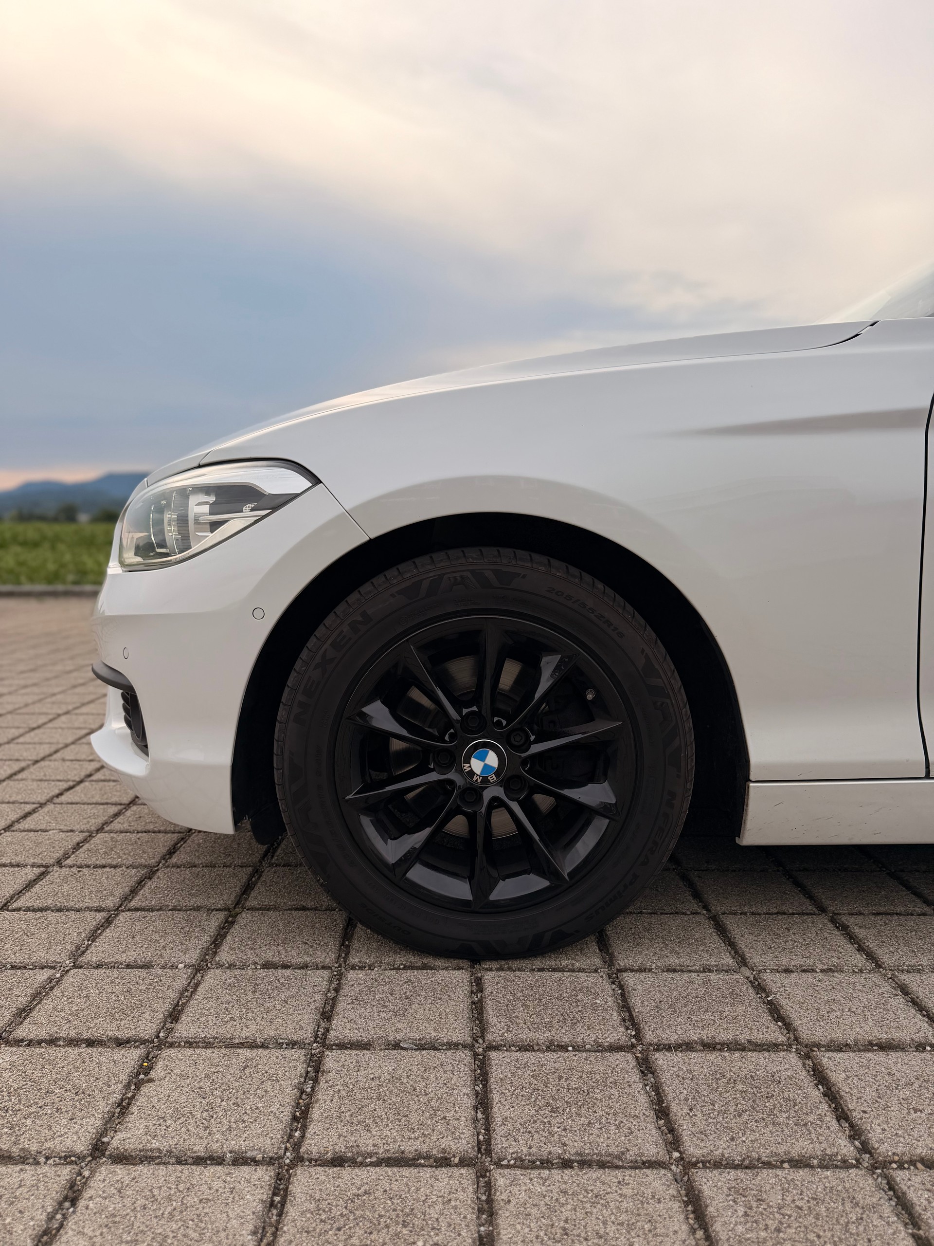 BMW 120d xDrive Steptronic-image-16