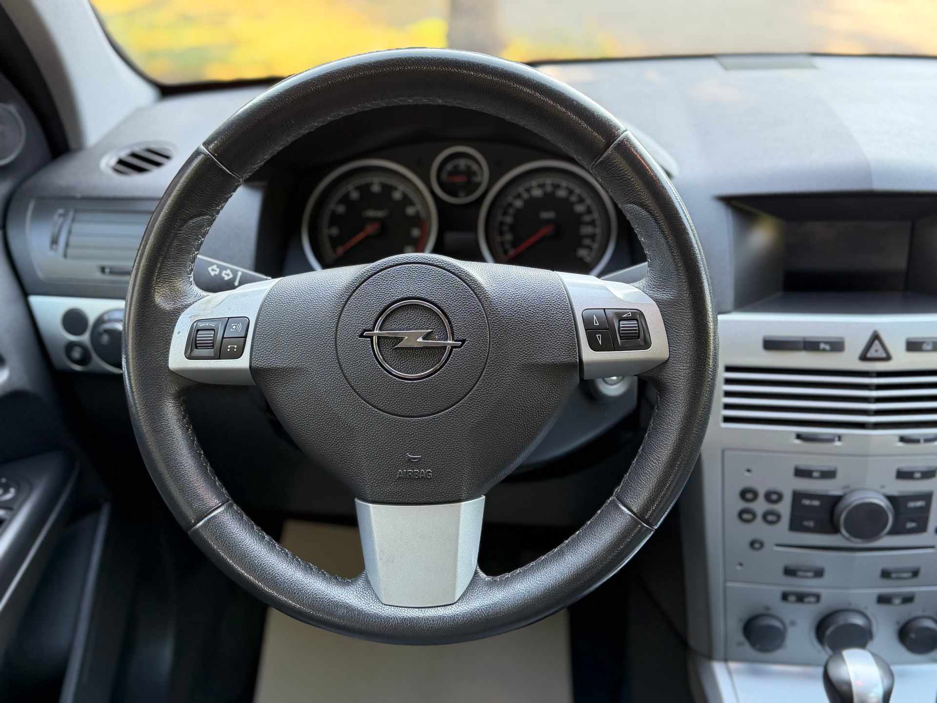OPEL Astra Caravan 1.8i 16V Enjoy-image-10