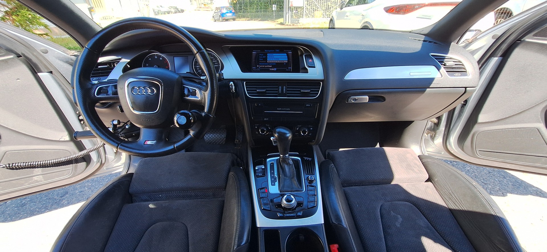 AUDI A4 Avant 2.0 TFSI quattro S-tronic-image-24