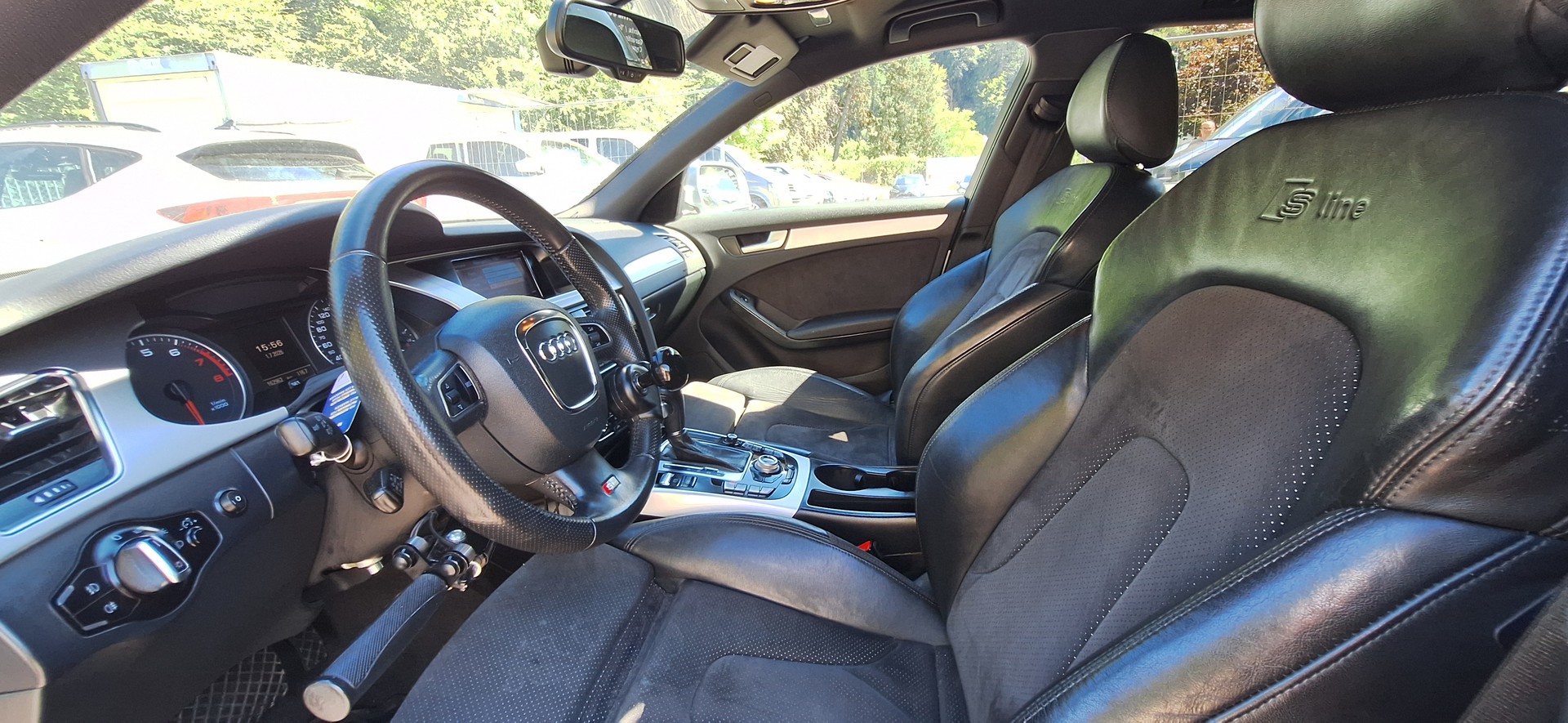 AUDI A4 Avant 2.0 TFSI quattro S-tronic-image-8