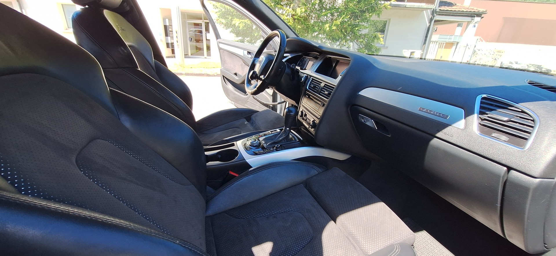 AUDI A4 Avant 2.0 TFSI quattro S-tronic-image-14