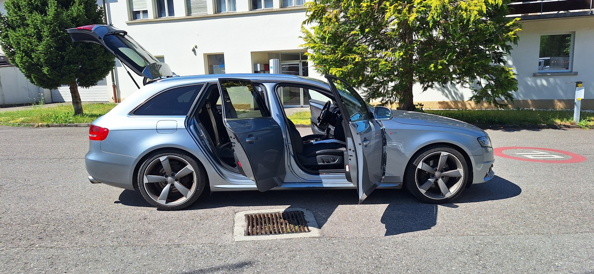 AUDI A4 Avant 2.0 TFSI quattro S-tronic-image-21