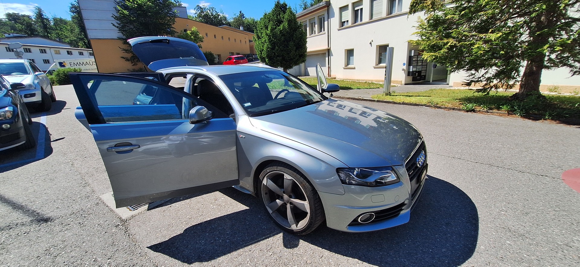 AUDI A4 Avant 2.0 TFSI quattro S-tronic-image-22