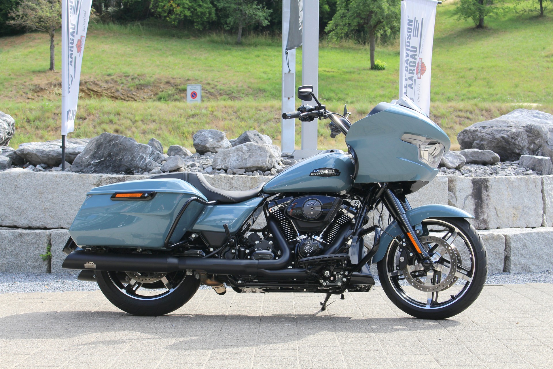 HARLEY-DAVIDSON FLTRX Road Glide Black Finish 117-image-0