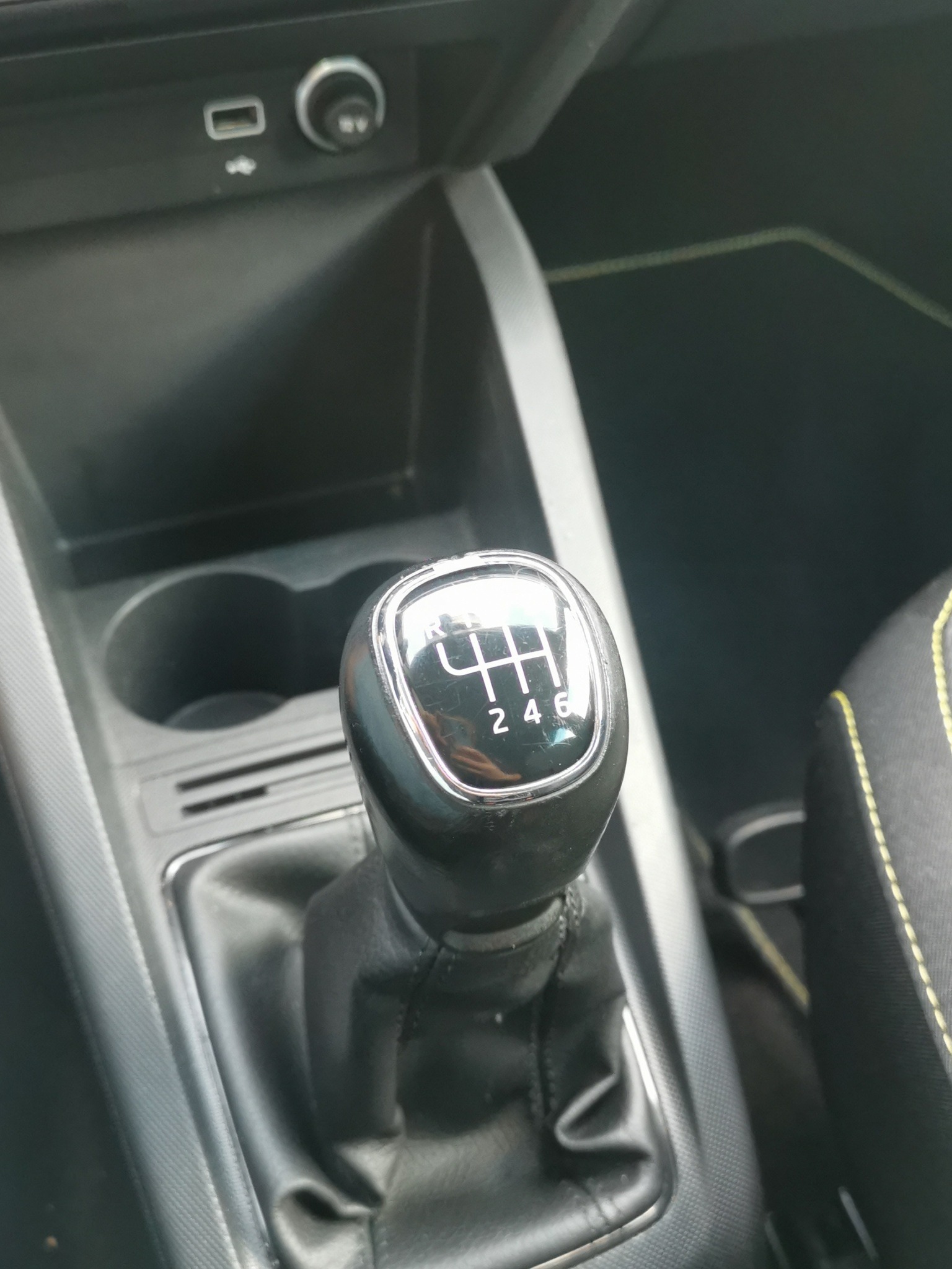 SKODA Fabia 1.0 TSI Ambition-image-19