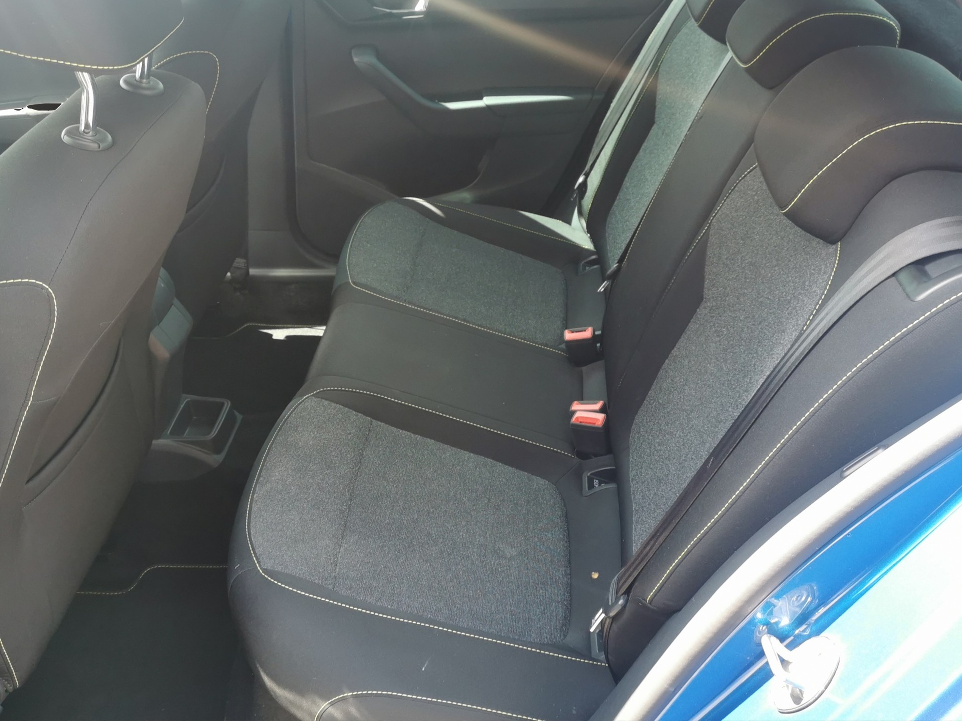 SKODA Fabia 1.0 TSI Ambition-image-12