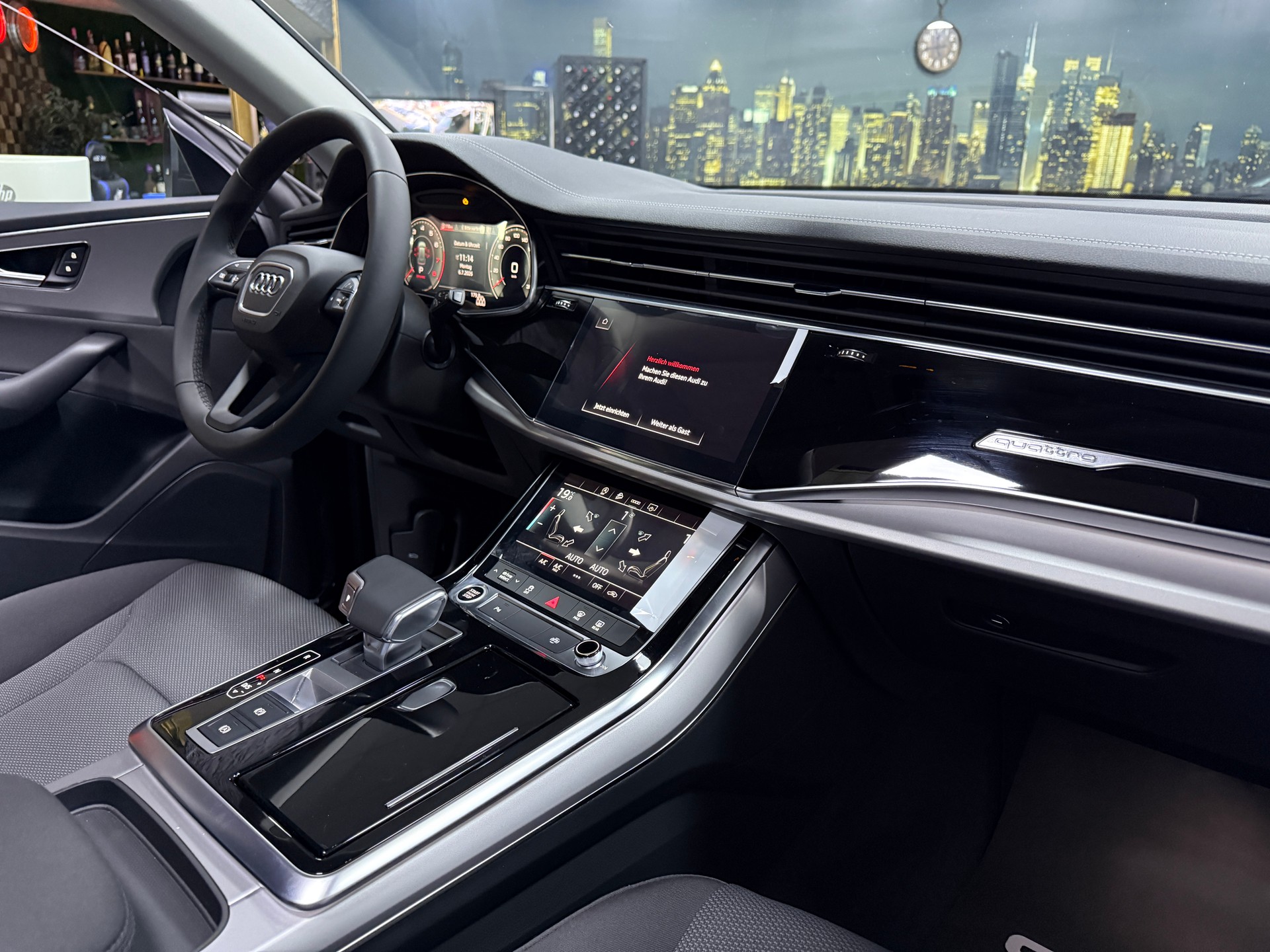 AUDI Q8 55 TFSI quattro tiptronic-image-9
