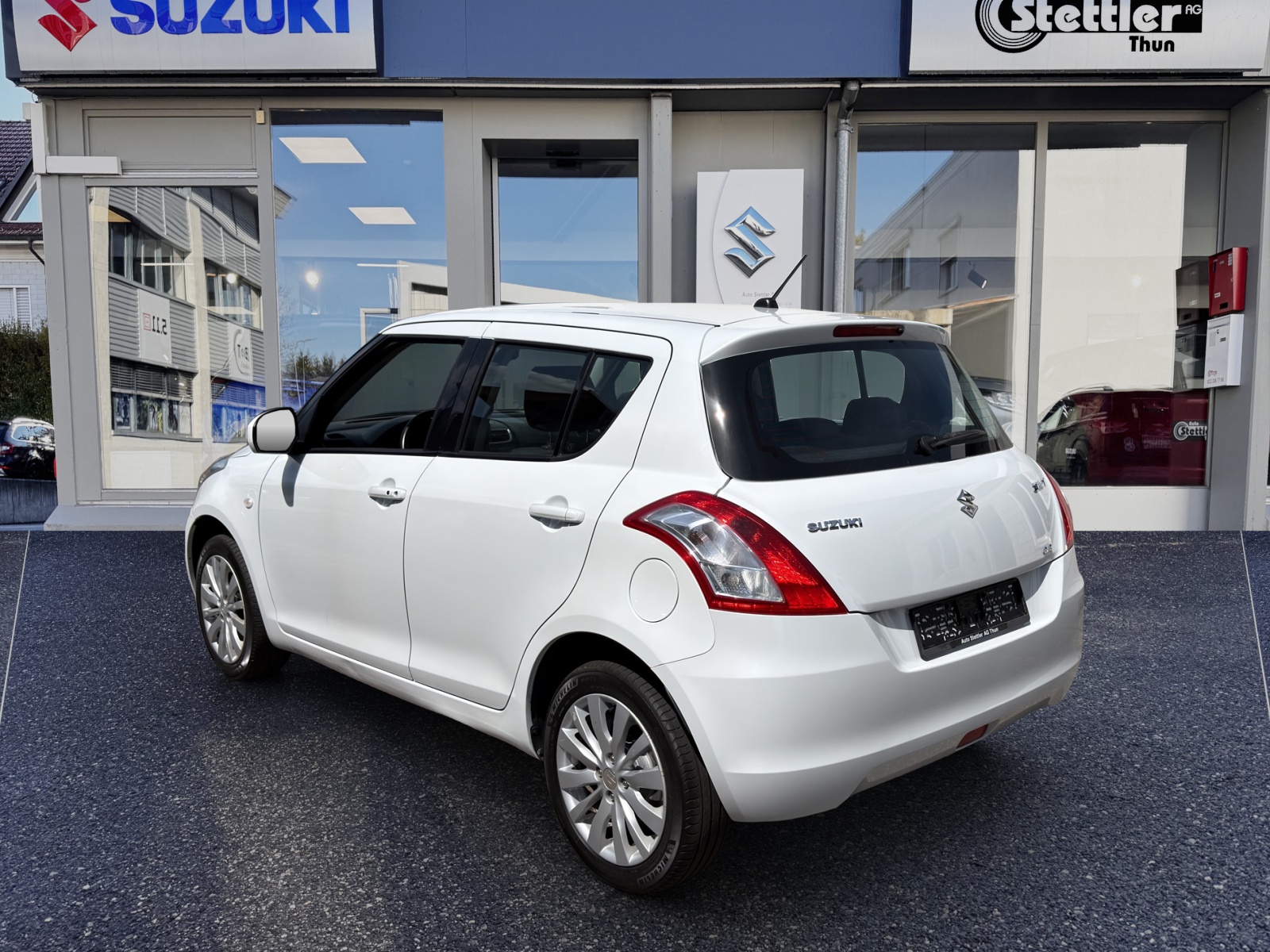 SUZUKI Swift 1.2i 16V GL Top 4x4-showroom-element-3