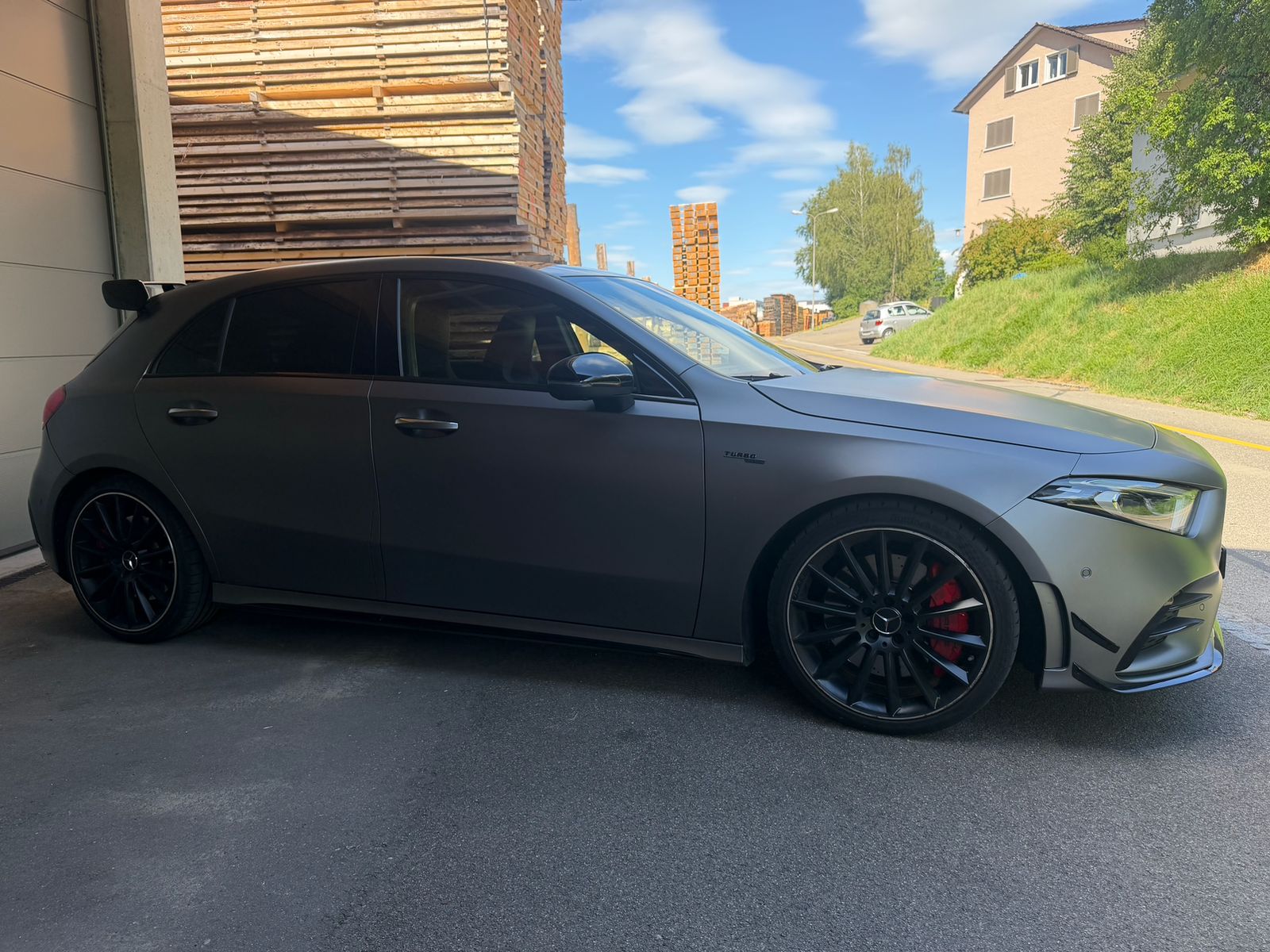 MERCEDES-BENZ A 35 AMG 4MATIC-image-2
