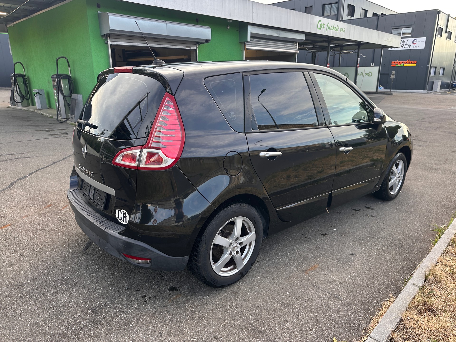 RENAULT Scénic 2.0 16V Dynamique X-Tronic CVT-showroom-element-1