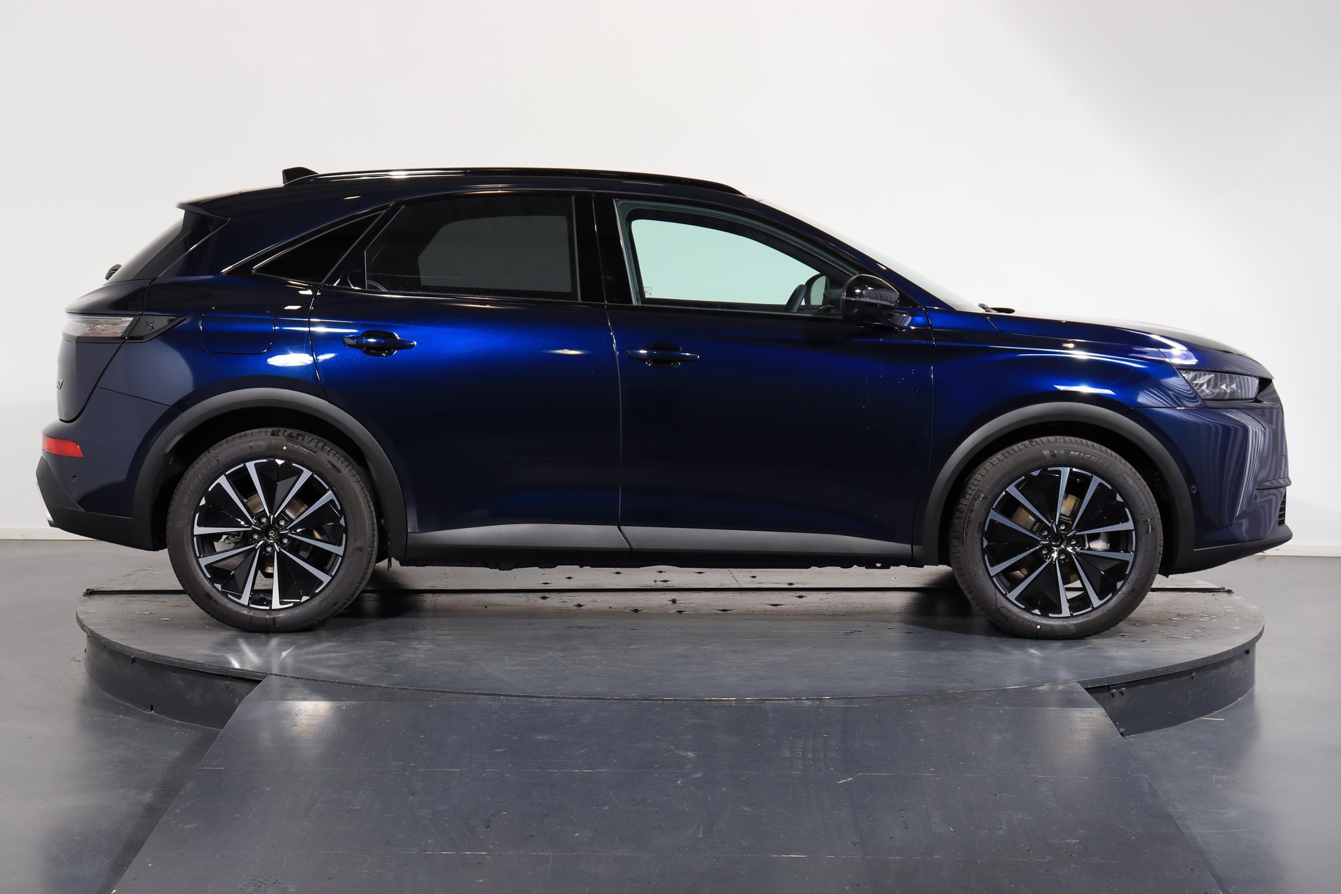 DS AUTOMOBILES 7 1.6 E-Tense Étoile 4x4-showroom-element-1