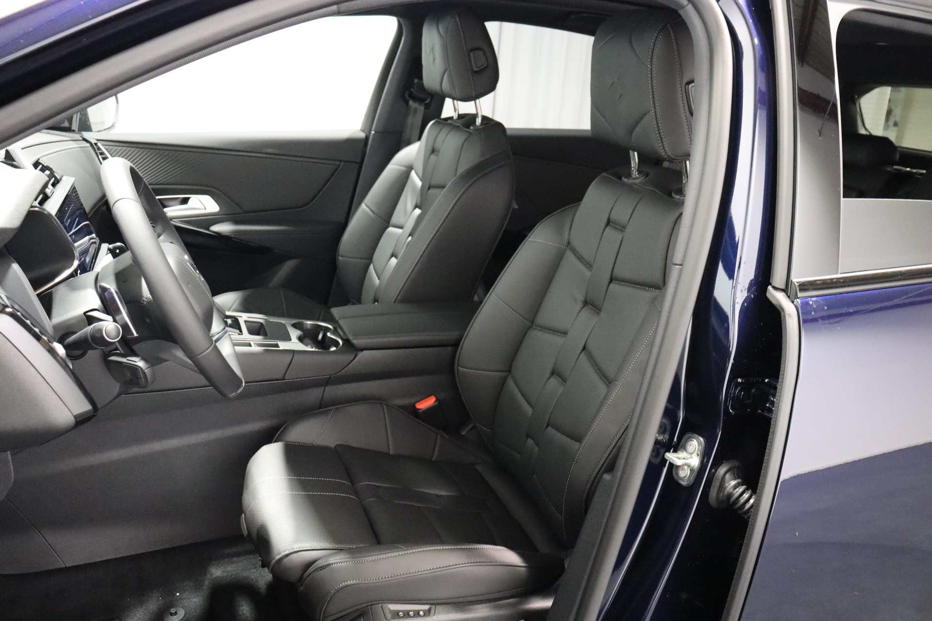 DS AUTOMOBILES 7 1.6 E-Tense Étoile 4x4-showroom-element-3
