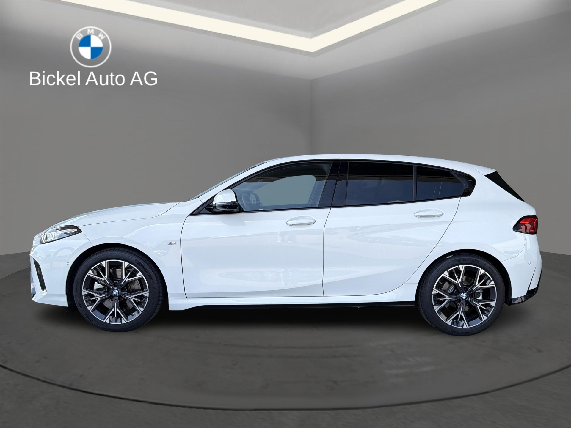 BMW 123 xDrive M Sport-showroom-element-2