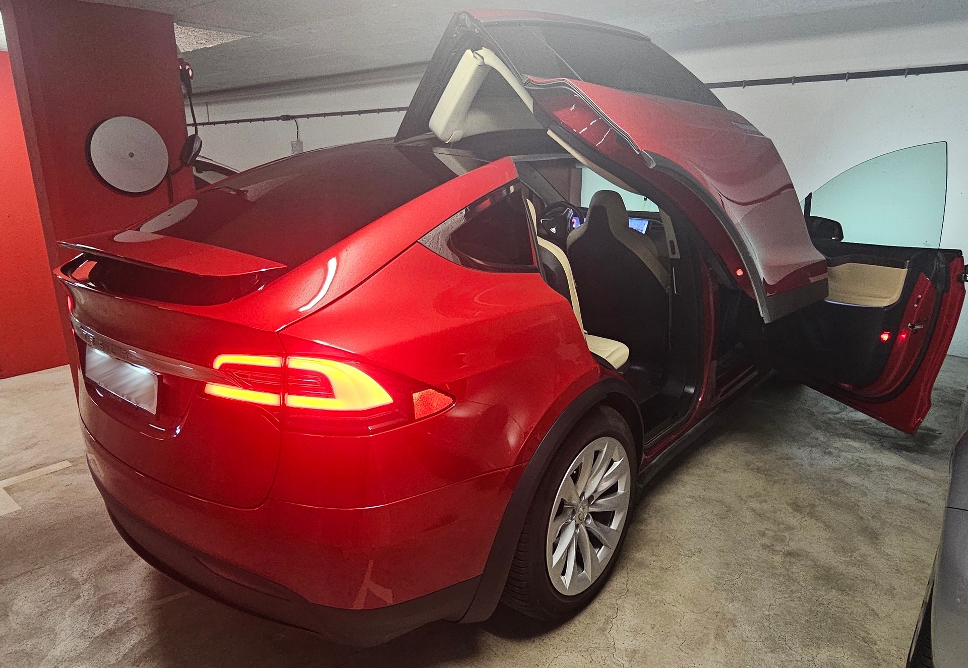TESLA 100 D