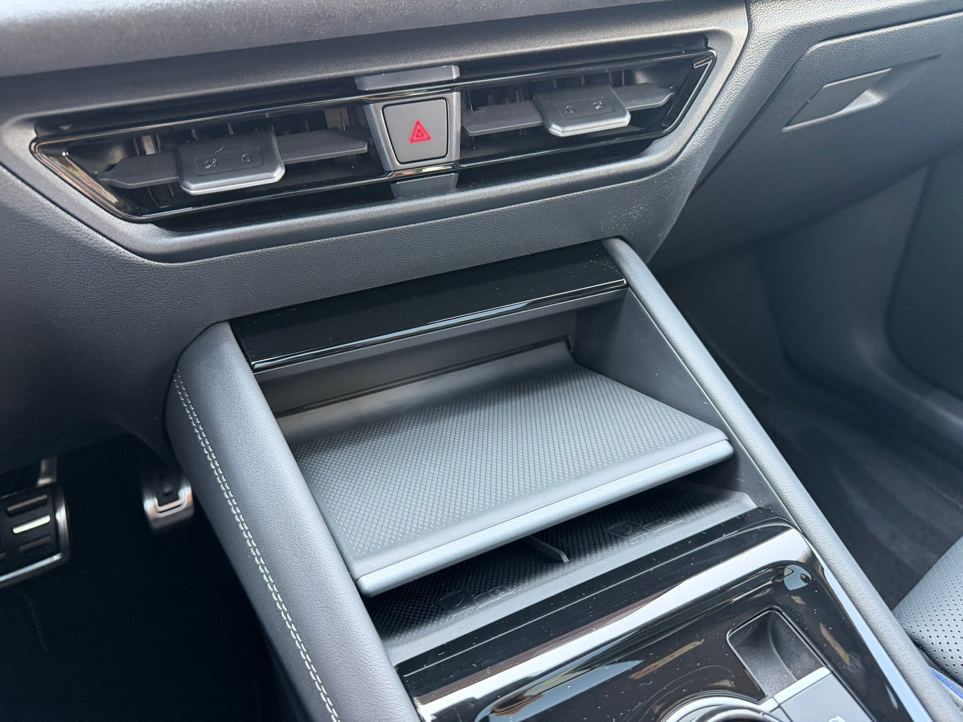 VW Tiguan 2.0 TSI DSG R-Line Plus 4Motion-image-22