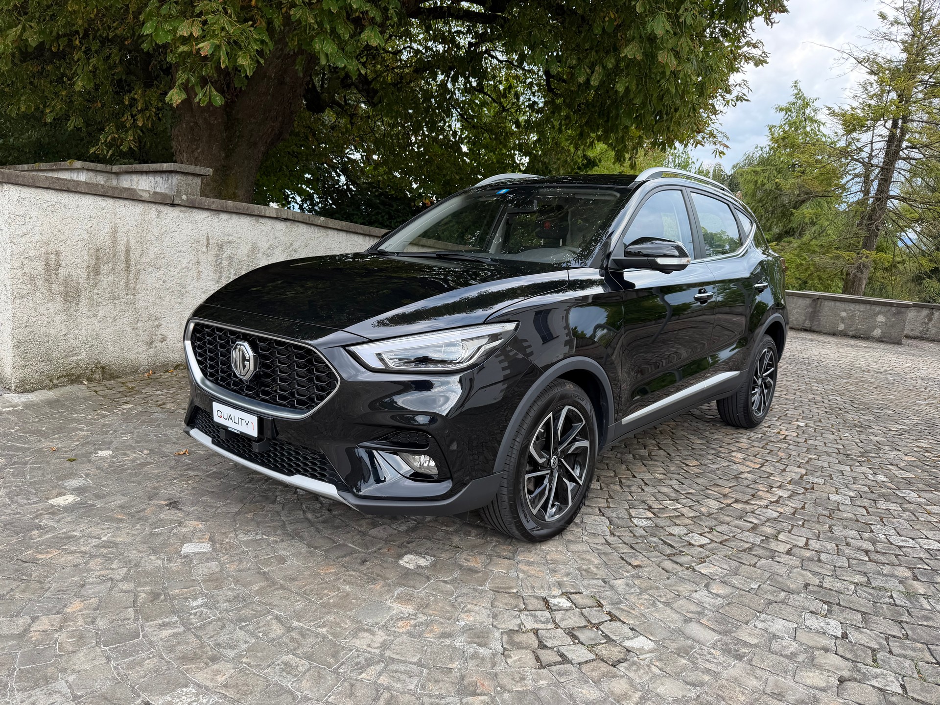 MG ZS 1.5 Luxury / Ab MFK / Service gepflegt / 7 Jahre Werksgarantie / Leder / Navi / 360 / LED / Apple CarPlay/Tempomat/8 Fach/DAB