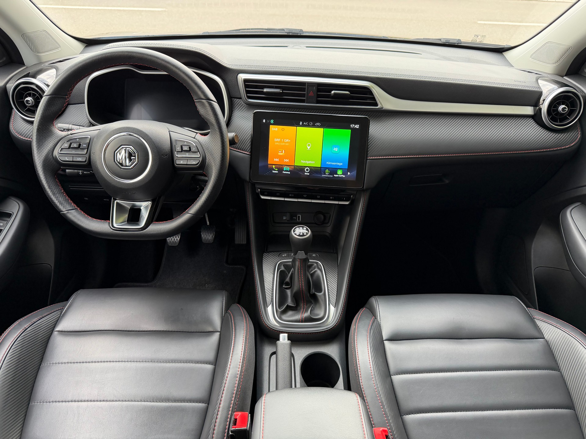 MG ZS 1.5 Luxury / Ab MFK / Service gepflegt / 7 Jahre Werksgarantie / Leder / Navi / 360 / LED / Apple CarPlay/Tempomat/8 Fach/DAB-image-10