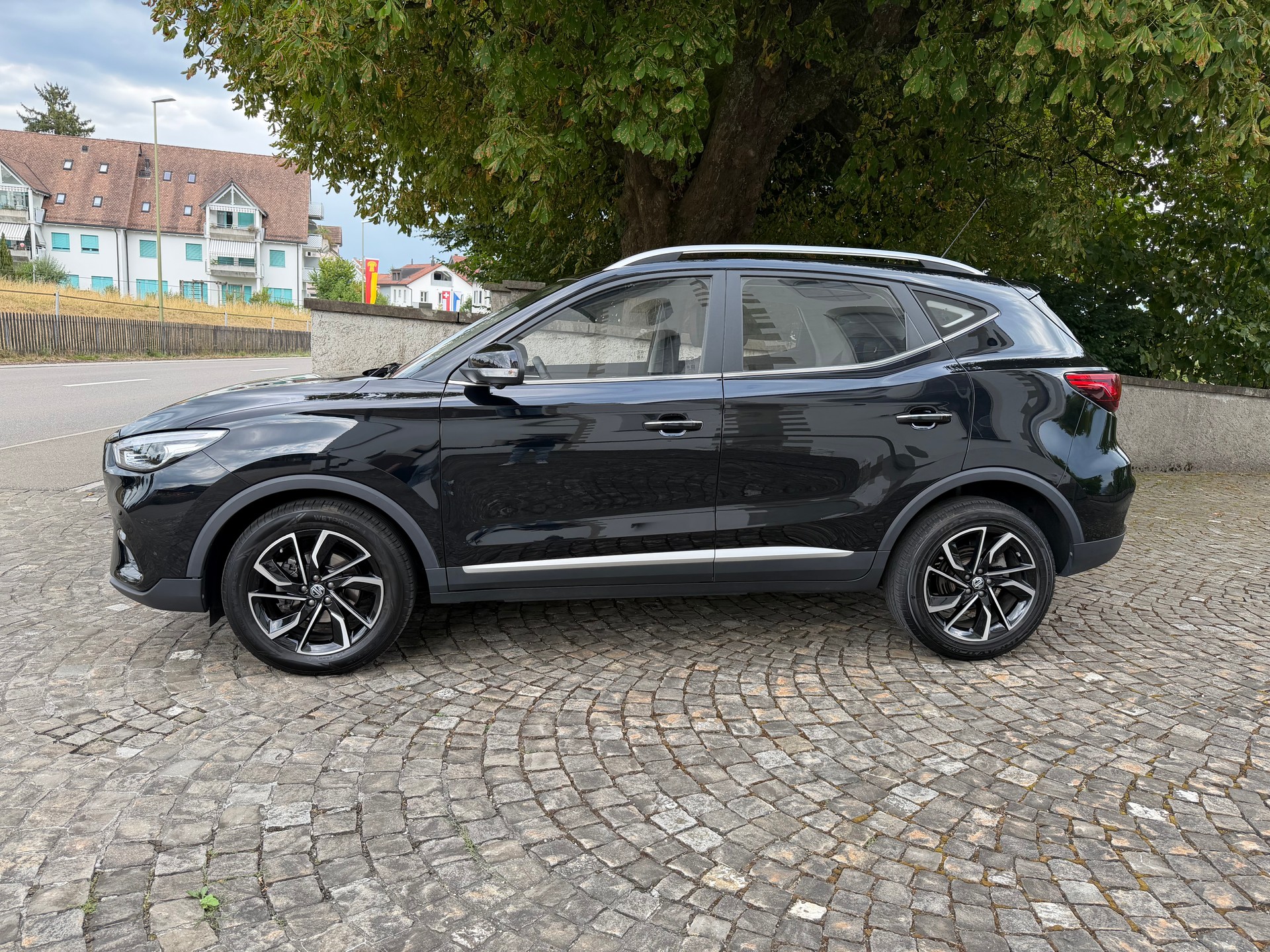 MG ZS 1.5 Luxury / Ab MFK / Service gepflegt / 7 Jahre Werksgarantie / Leder / Navi / 360 / LED / Apple CarPlay/Tempomat/8 Fach/DAB-image-7
