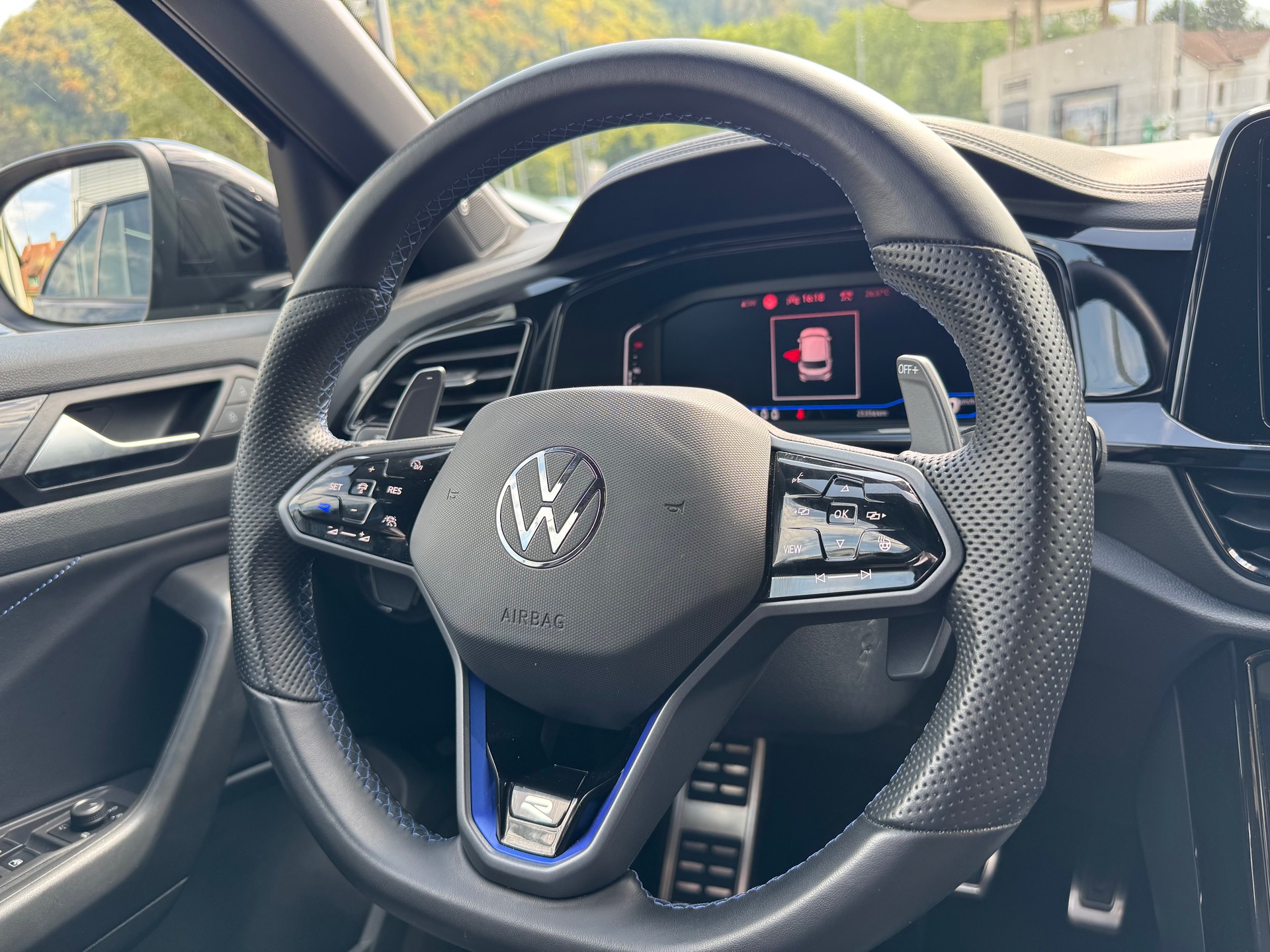 VW T-Roc 2.0 TSI R Performance Akrapovic DSG 4Motion-image-13