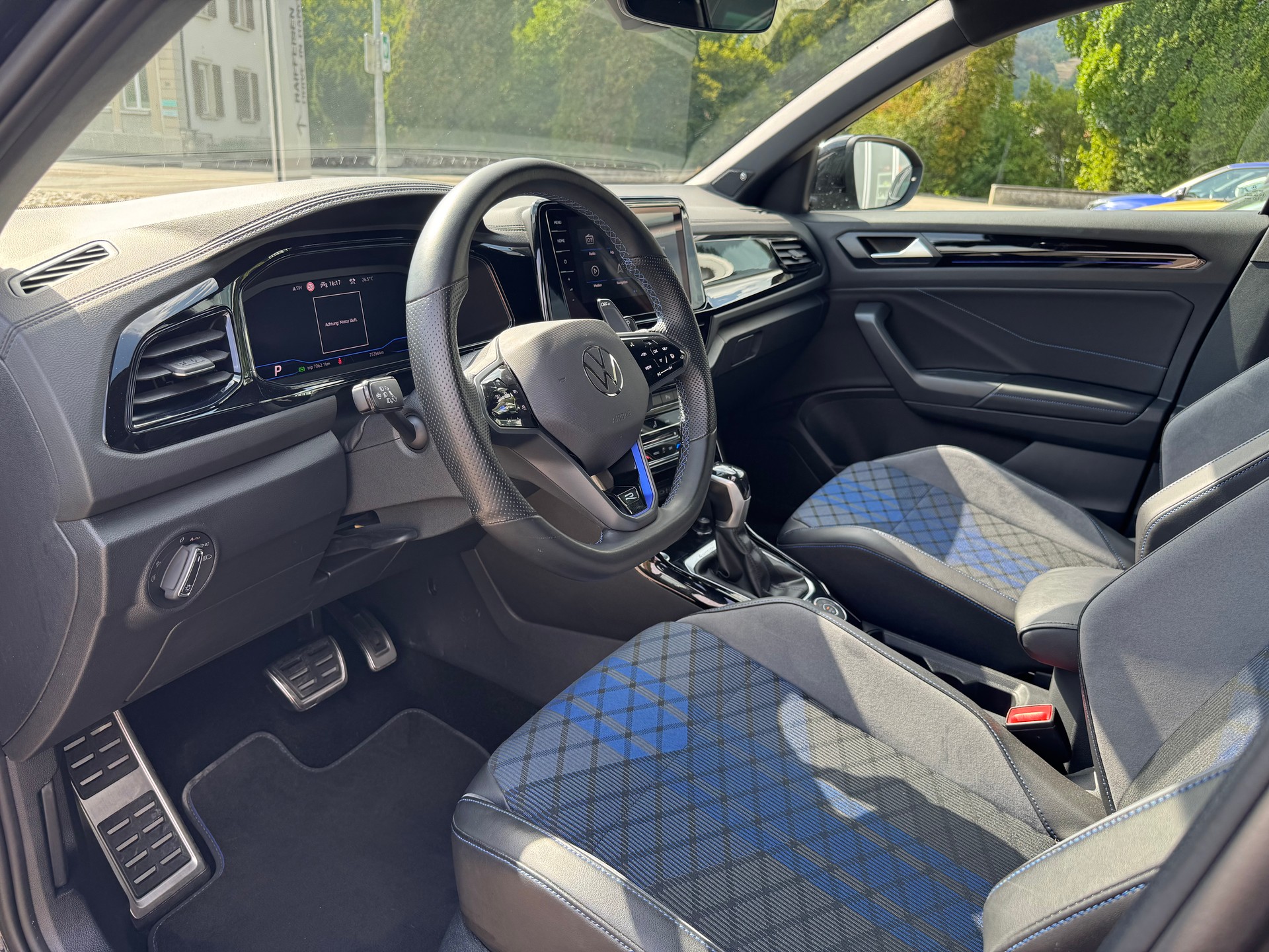 VW T-Roc 2.0 TSI R Performance Akrapovic DSG 4Motion-image-9