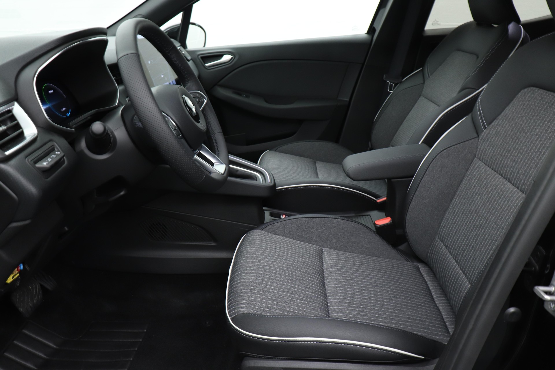 MITSUBISHI Colt 1.6 HEV Instyle-showroom-element-2
