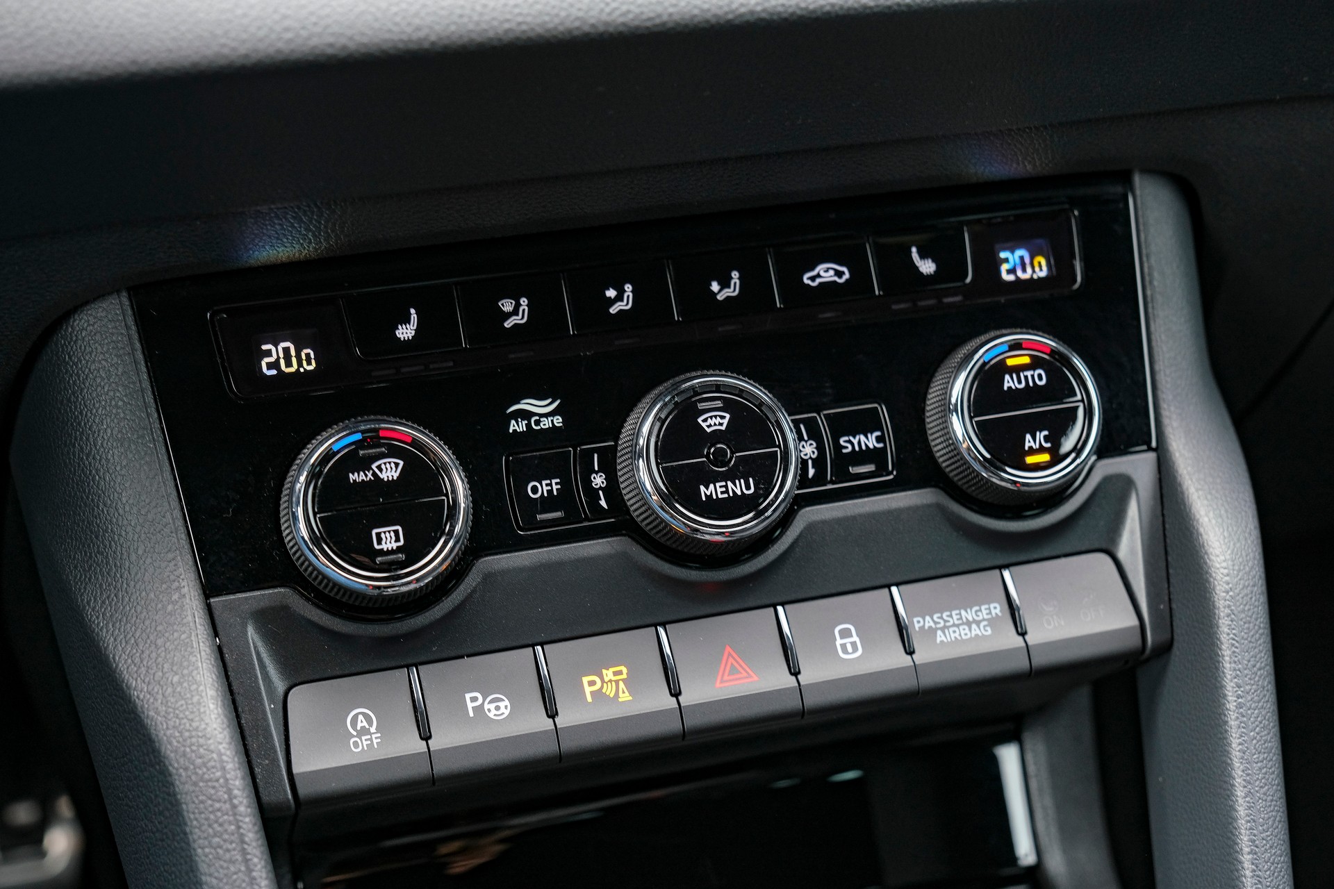 SKODA Karoq 2.0 TSI SportLine 4x4 DSG-image-19