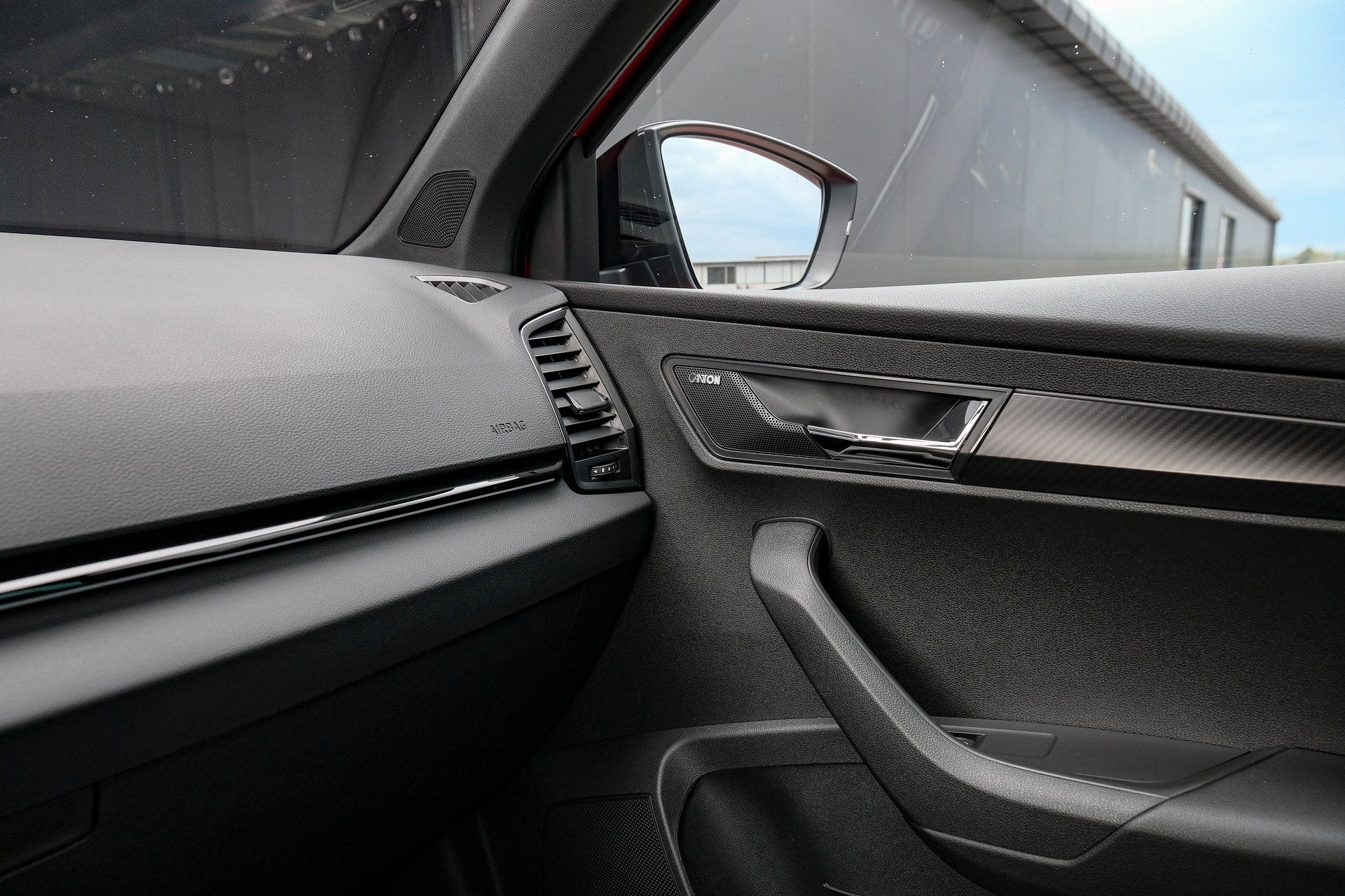 SKODA Karoq 2.0 TSI SportLine 4x4 DSG-image-21