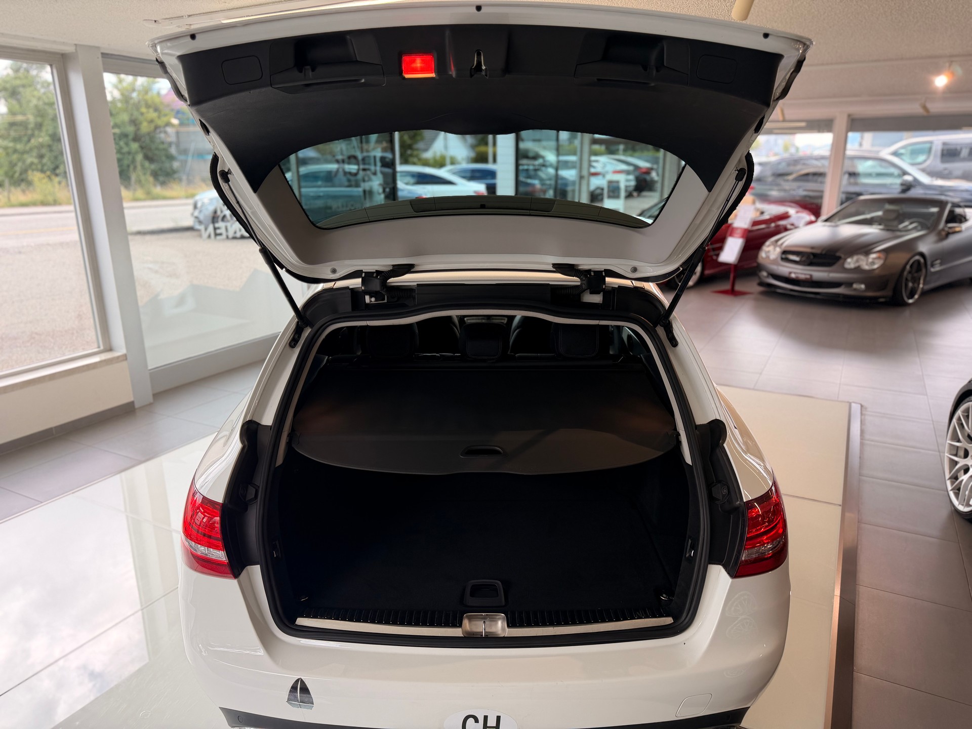 MERCEDES-BENZ C 220 d Avantgarde 4Matic 9G-Tronic-image-21