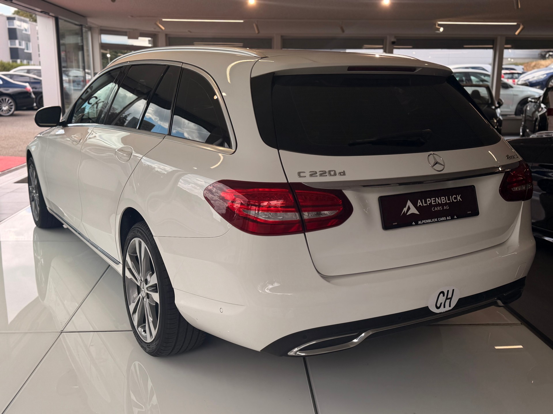MERCEDES-BENZ C 220 d Avantgarde 4Matic 9G-Tronic-image-9