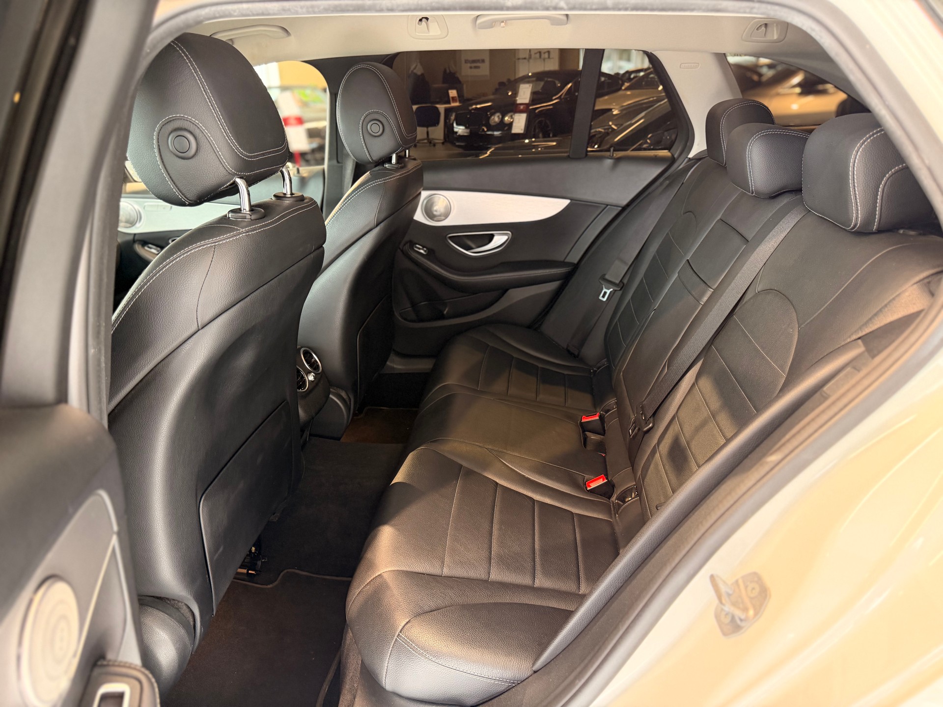 MERCEDES-BENZ C 220 d Avantgarde 4Matic 9G-Tronic-image-18