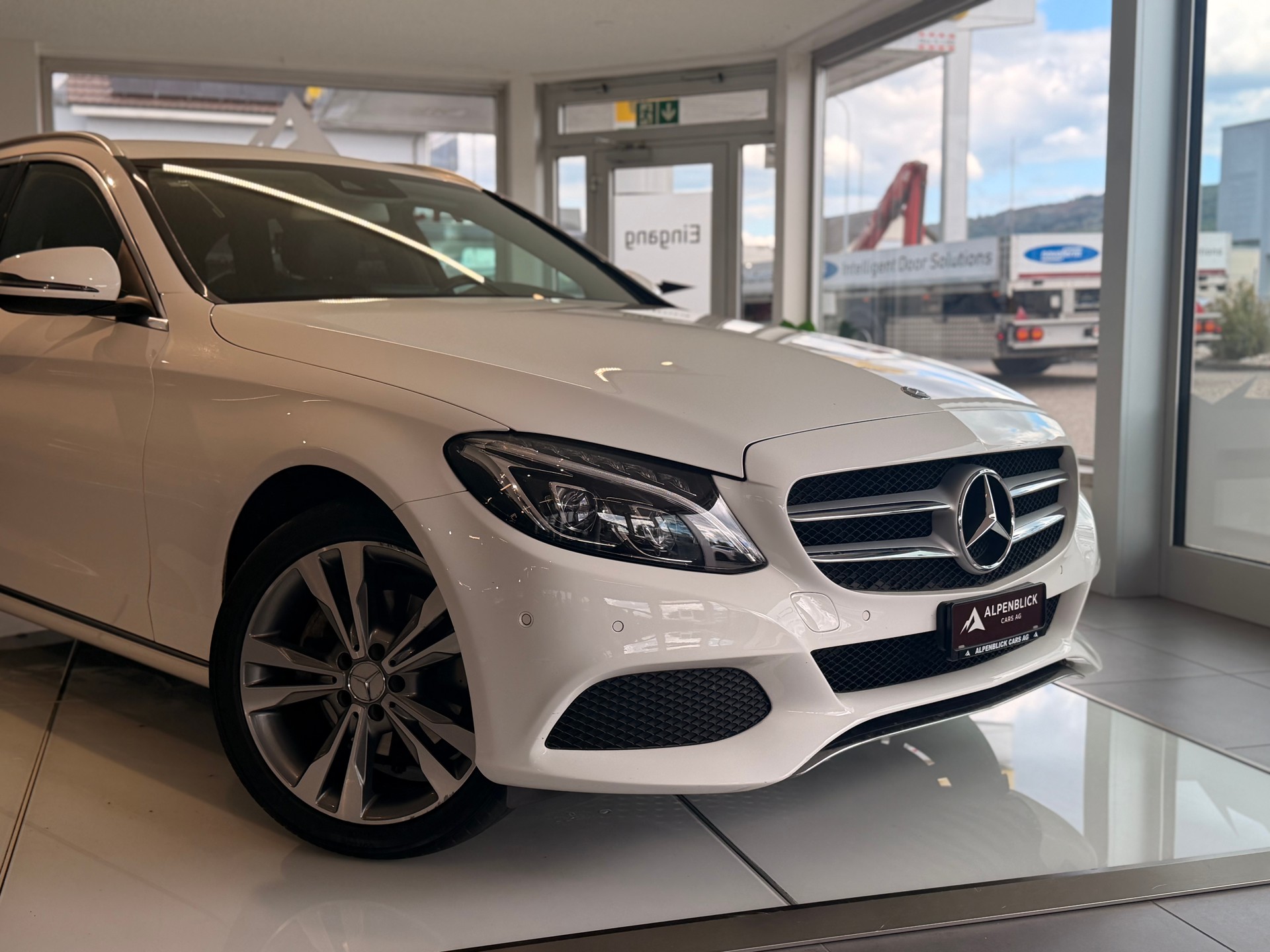 MERCEDES-BENZ C 220 d Avantgarde 4Matic 9G-Tronic-showroom-element-2