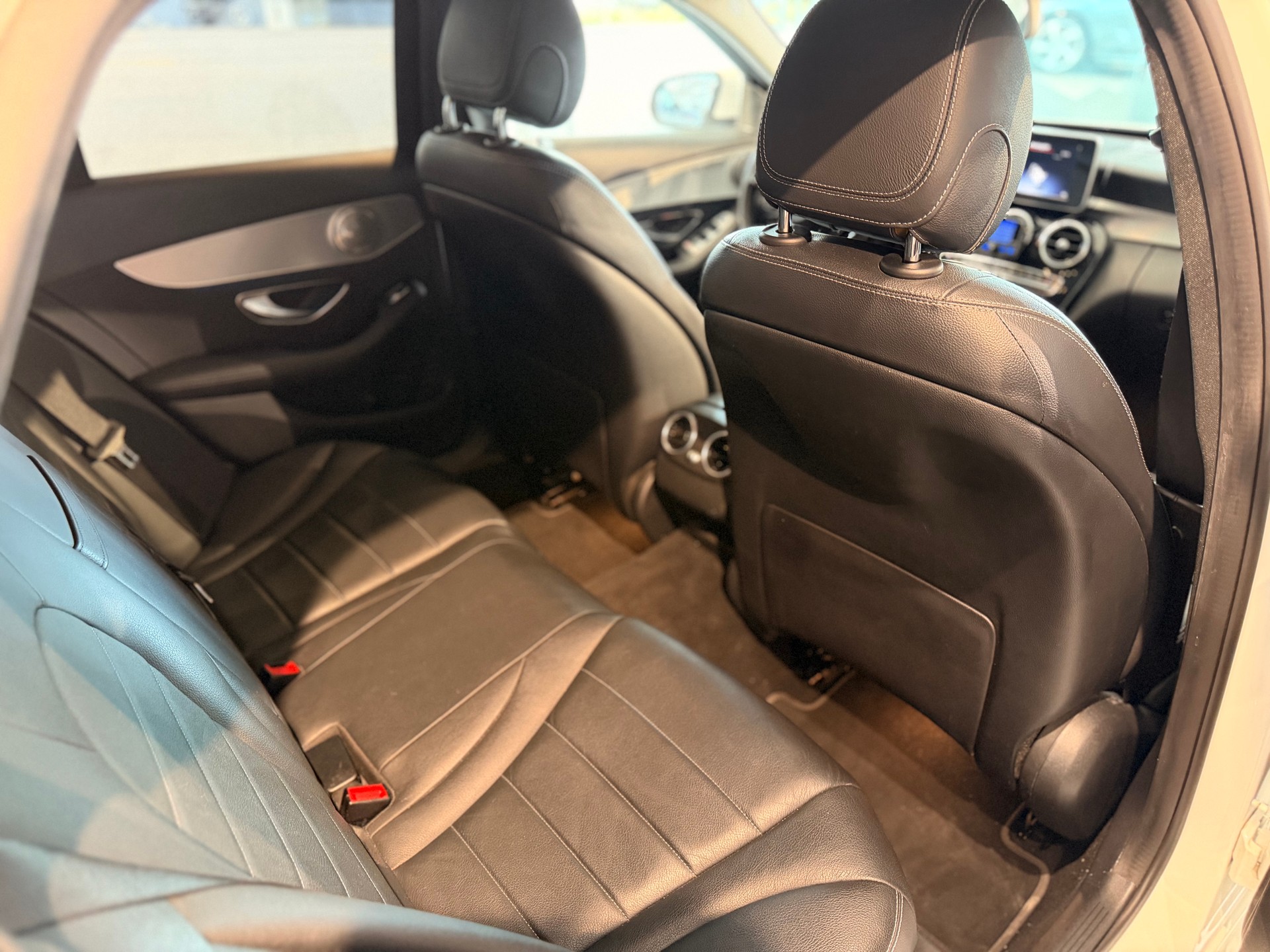 MERCEDES-BENZ C 220 d Avantgarde 4Matic 9G-Tronic-image-24