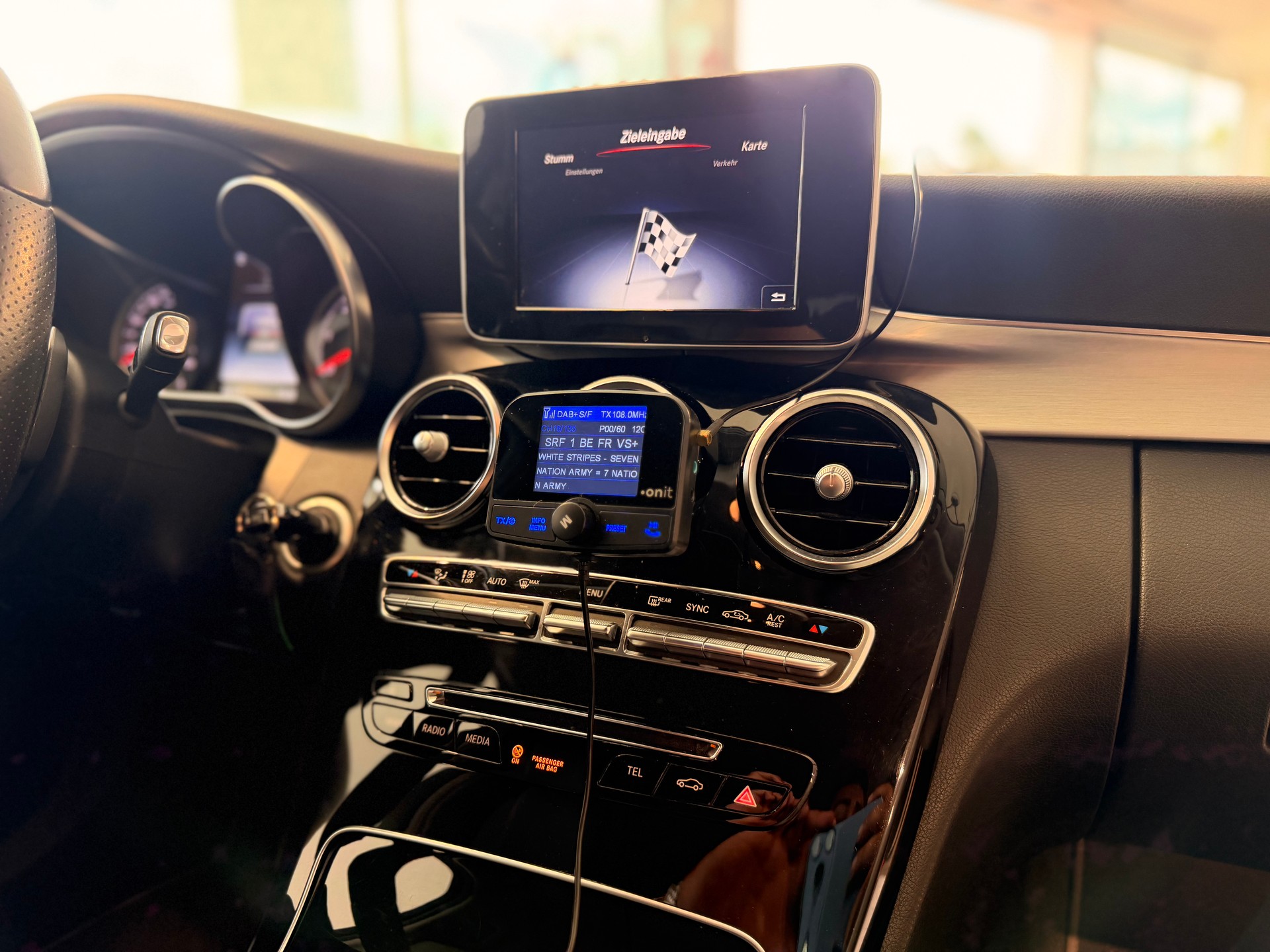 MERCEDES-BENZ C 220 d Avantgarde 4Matic 9G-Tronic-image-28