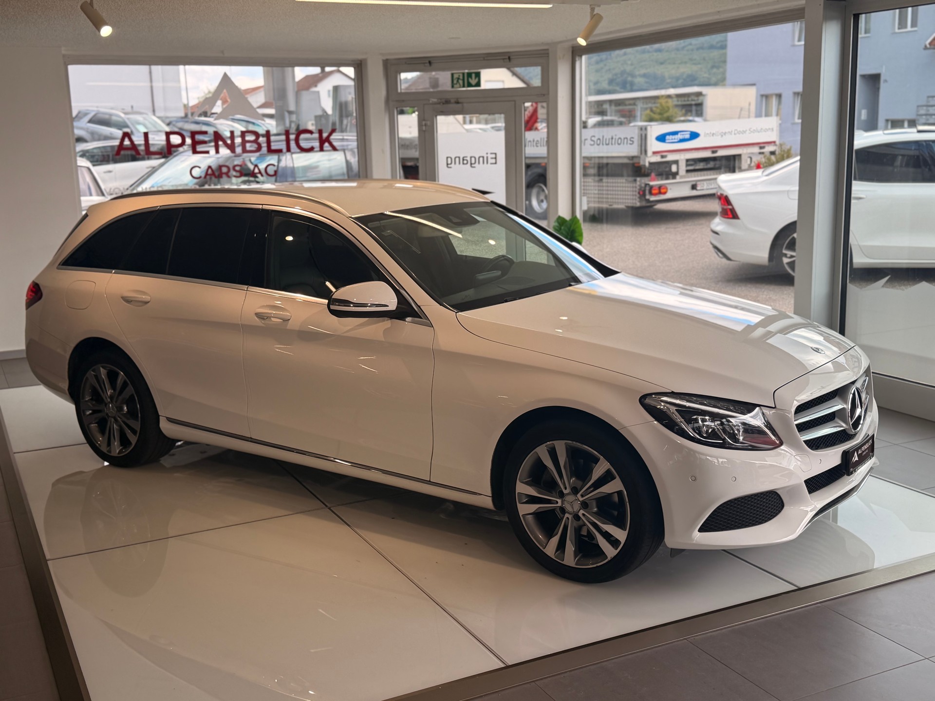 MERCEDES-BENZ C 220 d Avantgarde 4Matic 9G-Tronic-image-5